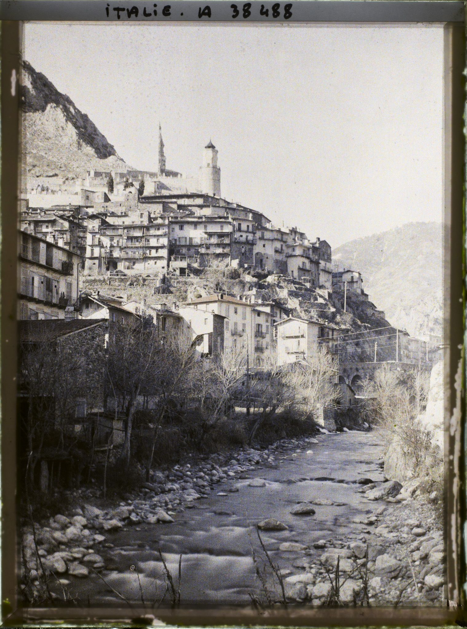 Image représentant Vue d'ensemble sur la ville de Tenda