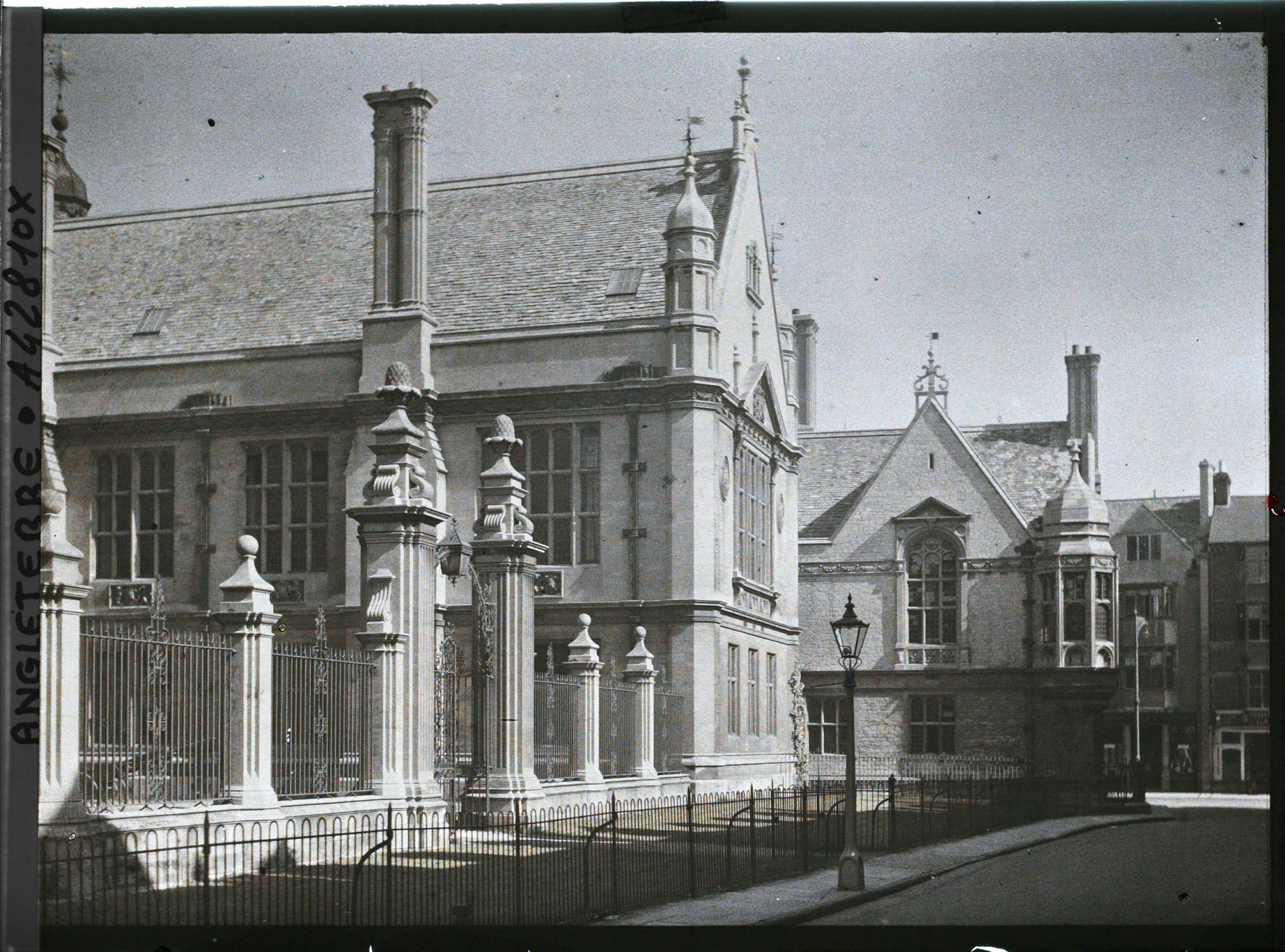 Image représentant Entrée de l'Examination School sur Merton street