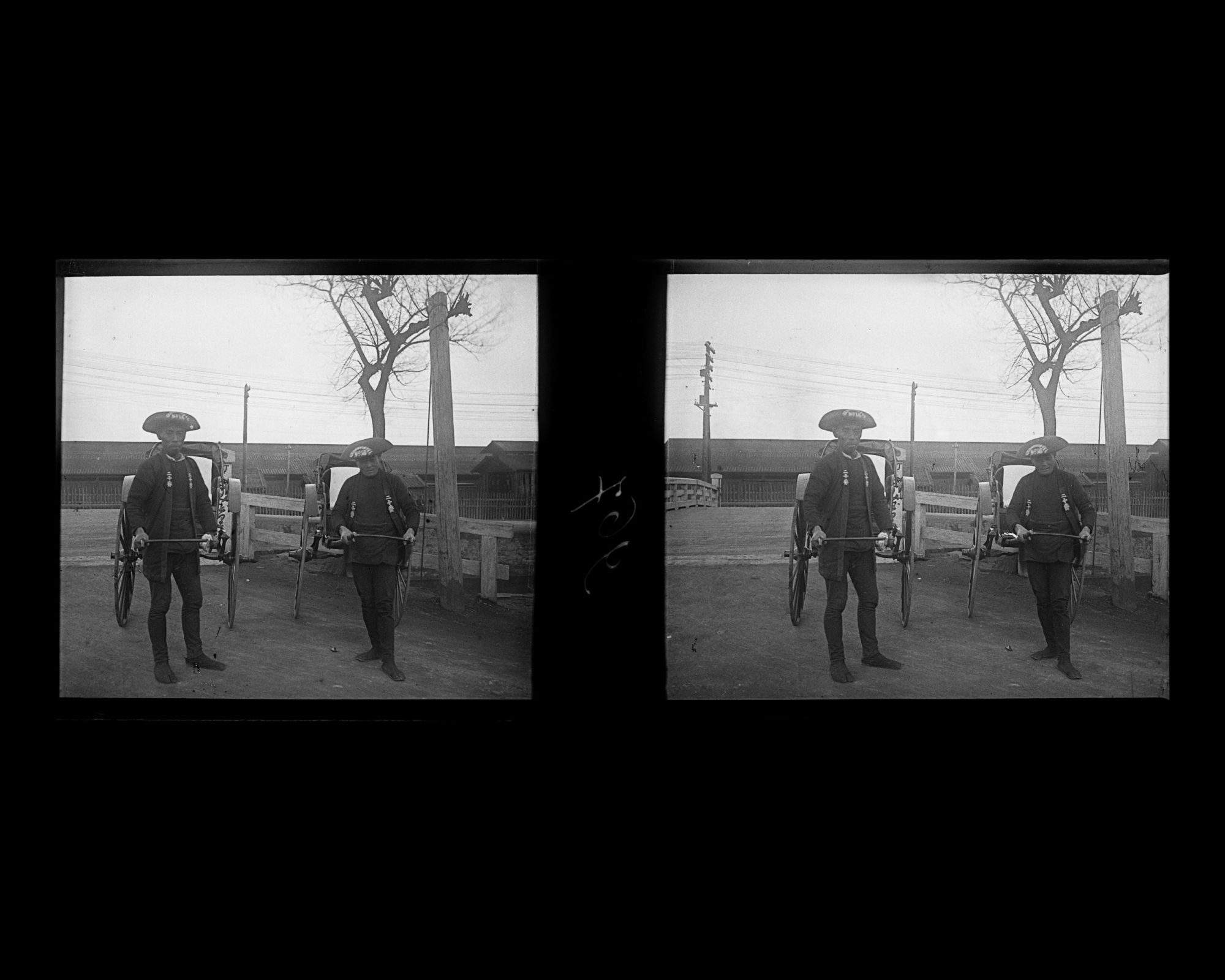 Image représentant Les tireurs de jinrikisha du Grand Hôtel de Yokohama