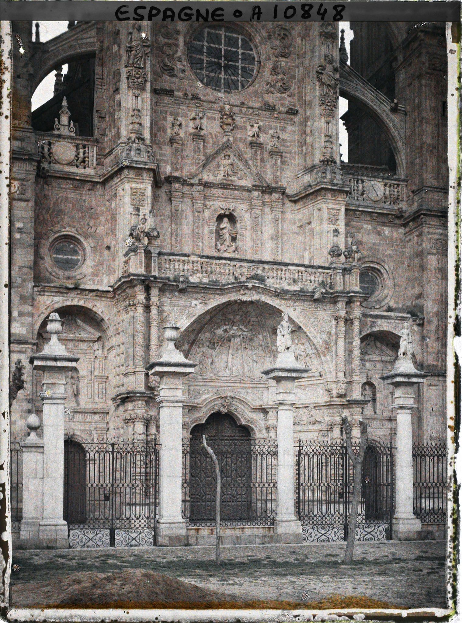 Image représentant Espagne, Astorga, La partie inférieure de la façade de la Cathédrale