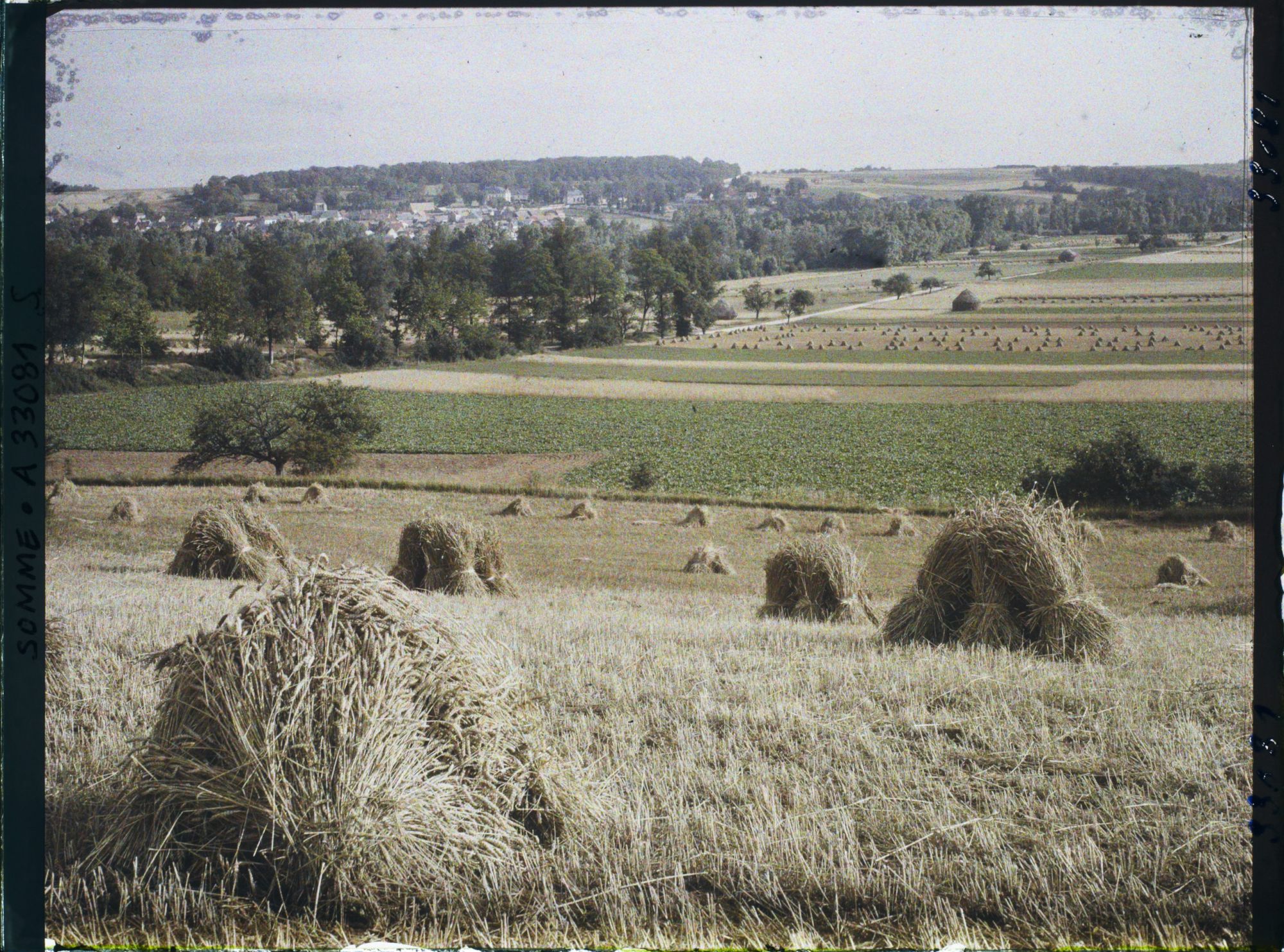 Image représentant France, Davenescourt, Vue panoramique du Village et aspect du sol