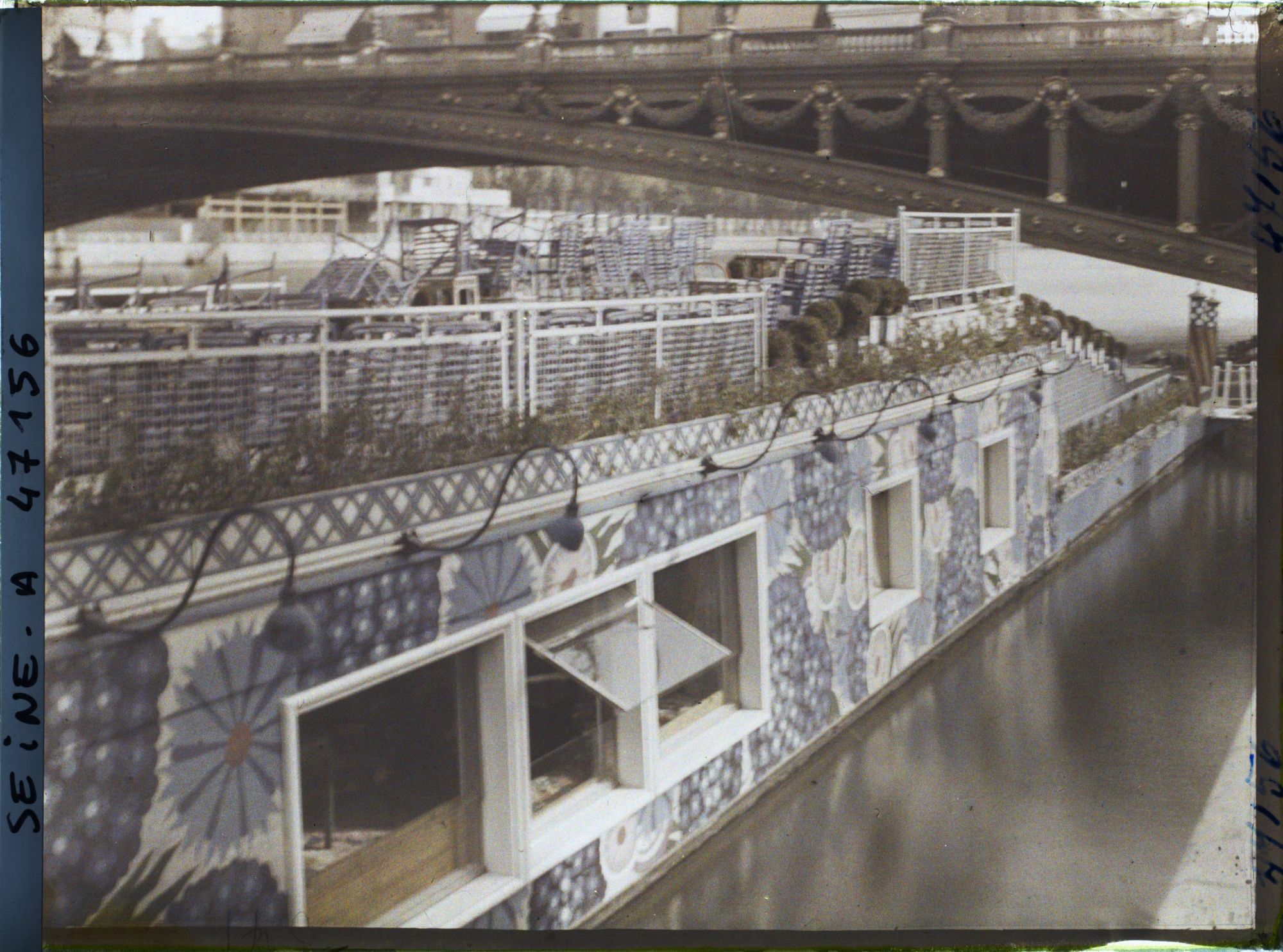 Image représentant L'Exposition des arts décoratifs, Péniche Poiret, Amours