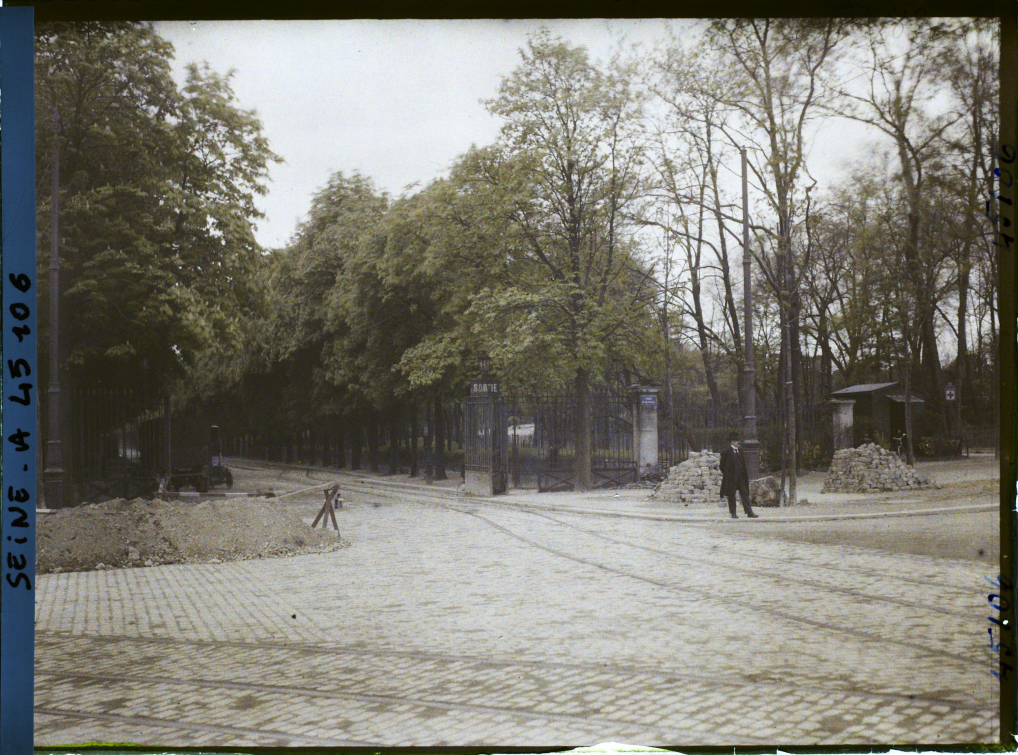 Image représentant La porte d'Auteuil au bois de Boulogne