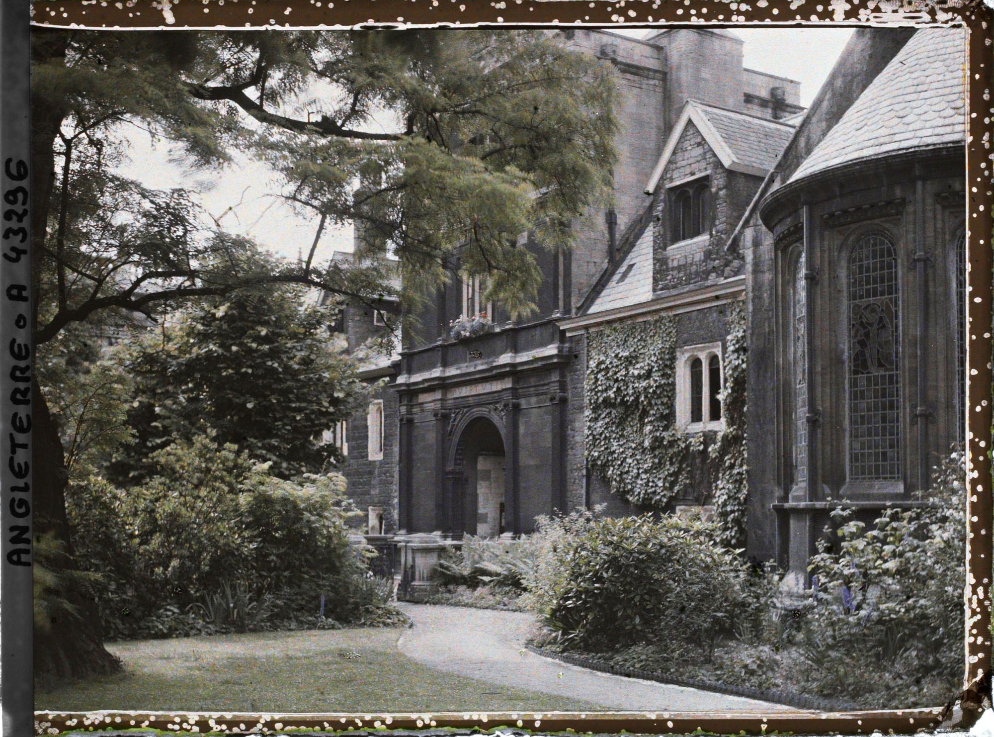 Image représentant La première cour du Caïus College