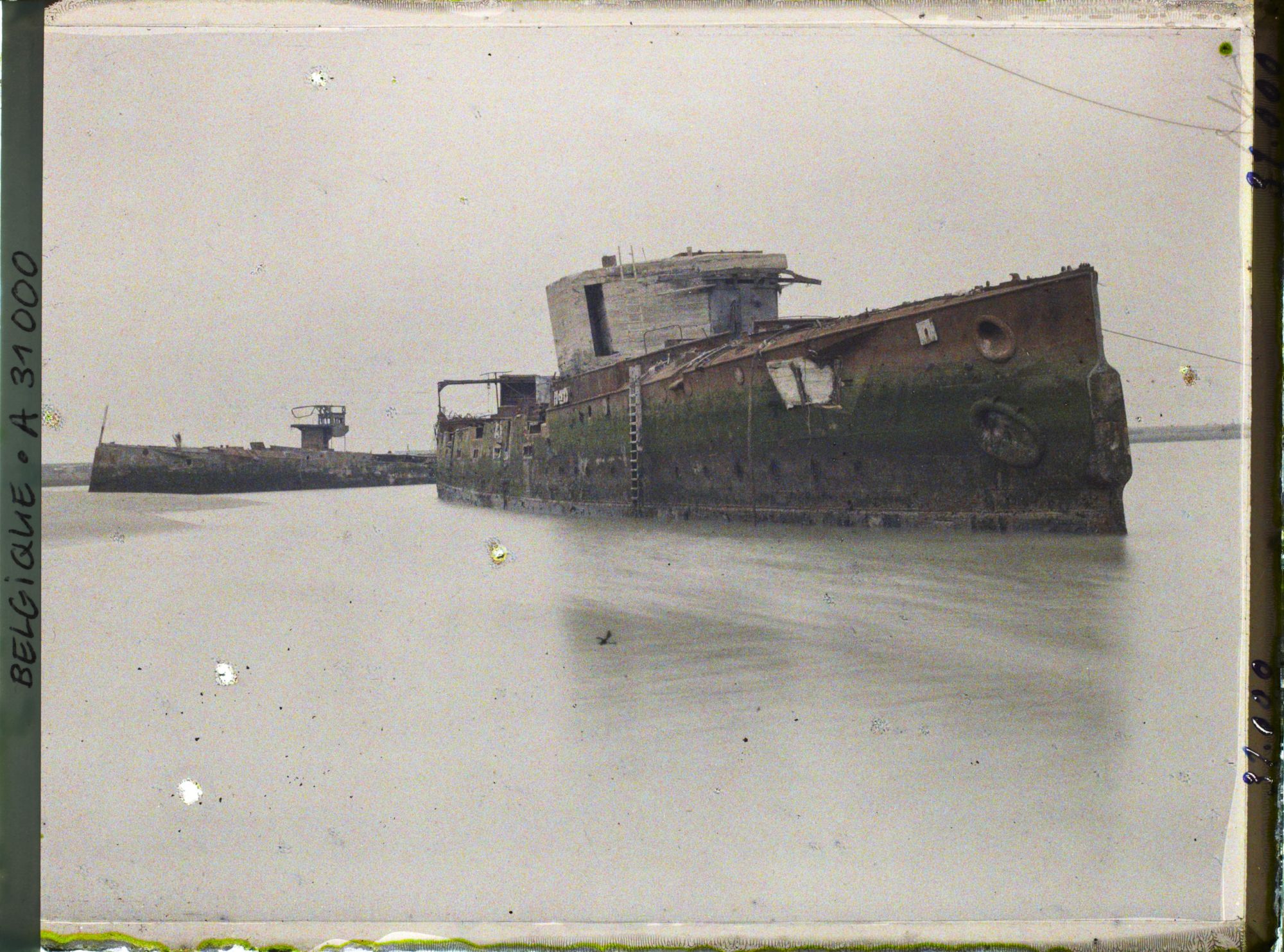 Image représentant Belgique, Zeebrugge, L'"Iphigenia" et le "Thétis"