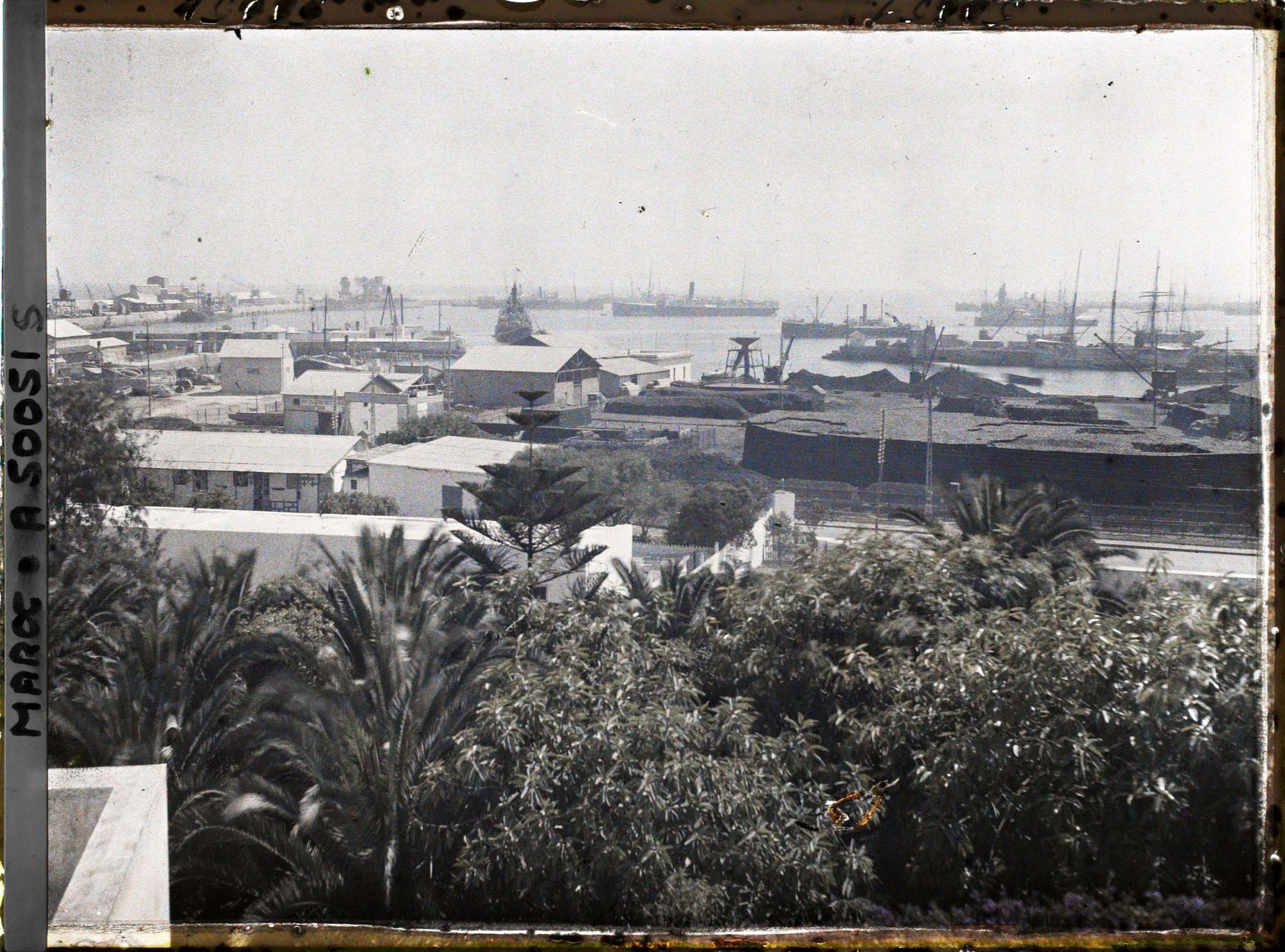 Image représentant Vue du port prise depuis le palais de la résidence générale