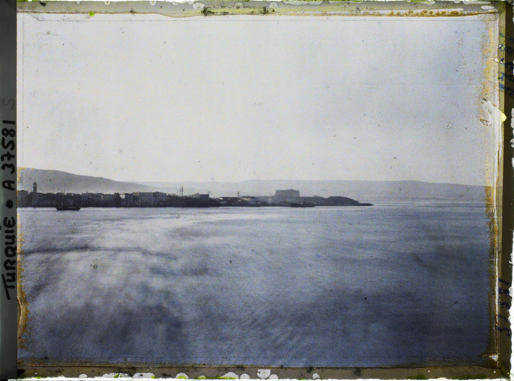 Image représentant Au bord du "Pierre Loti" dans le golfe d'Izmir
