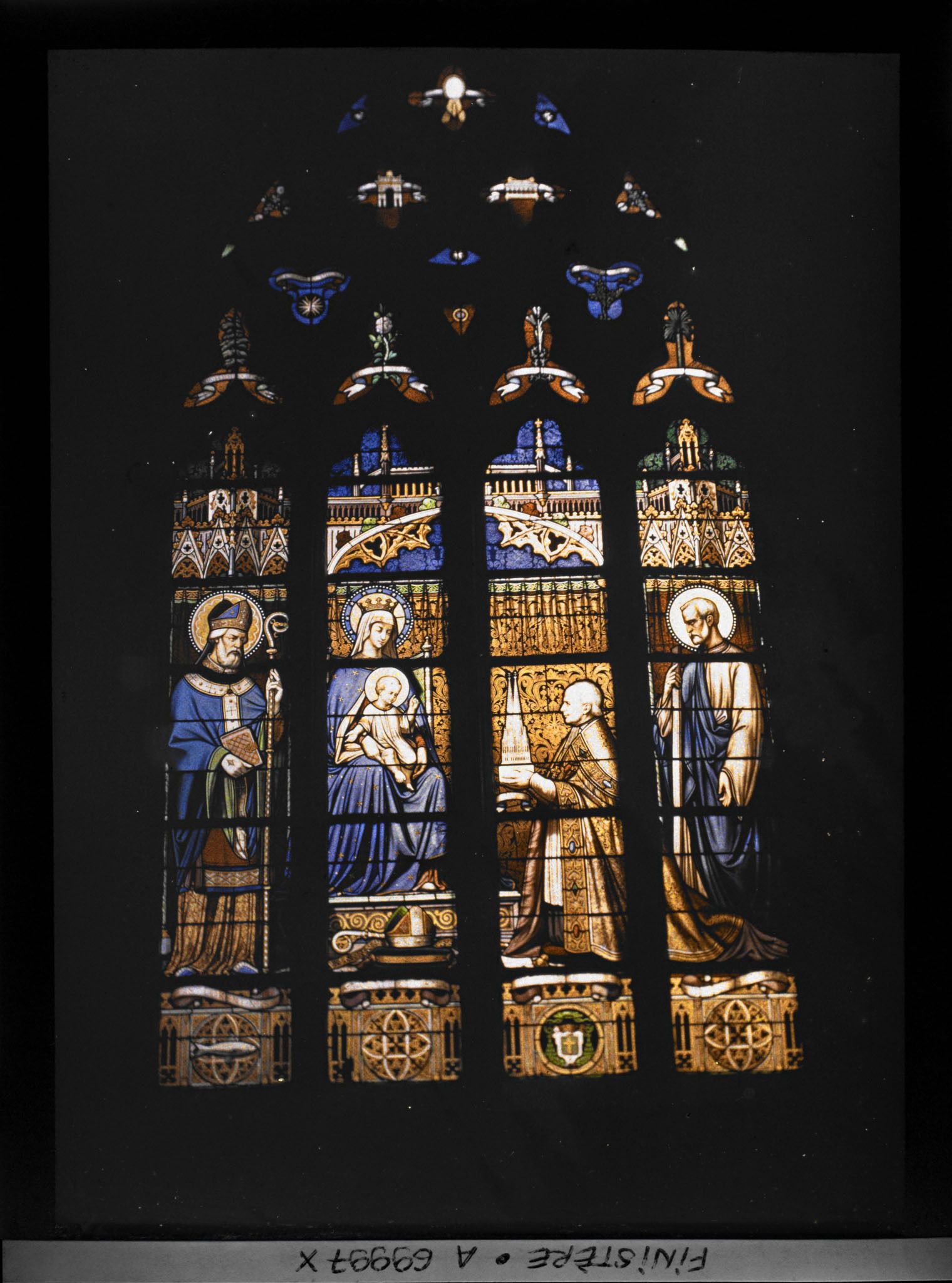 Image représentant Vitrail de la cathédrale Saint-Corentin