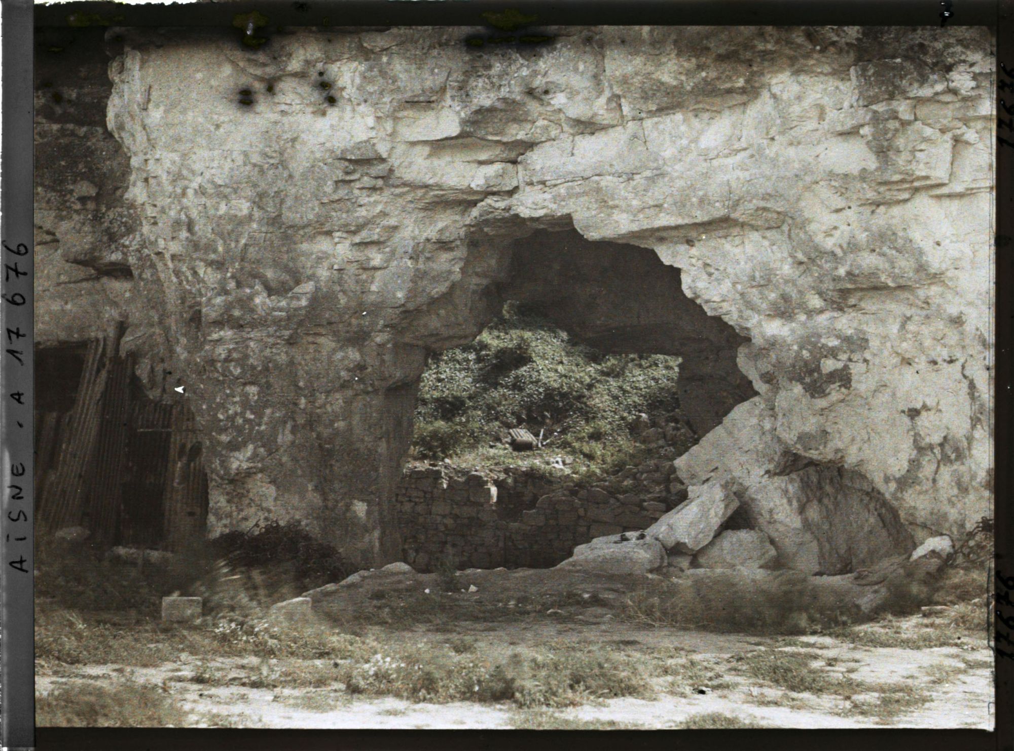 Image représentant France, Laffaux, Les Grottes