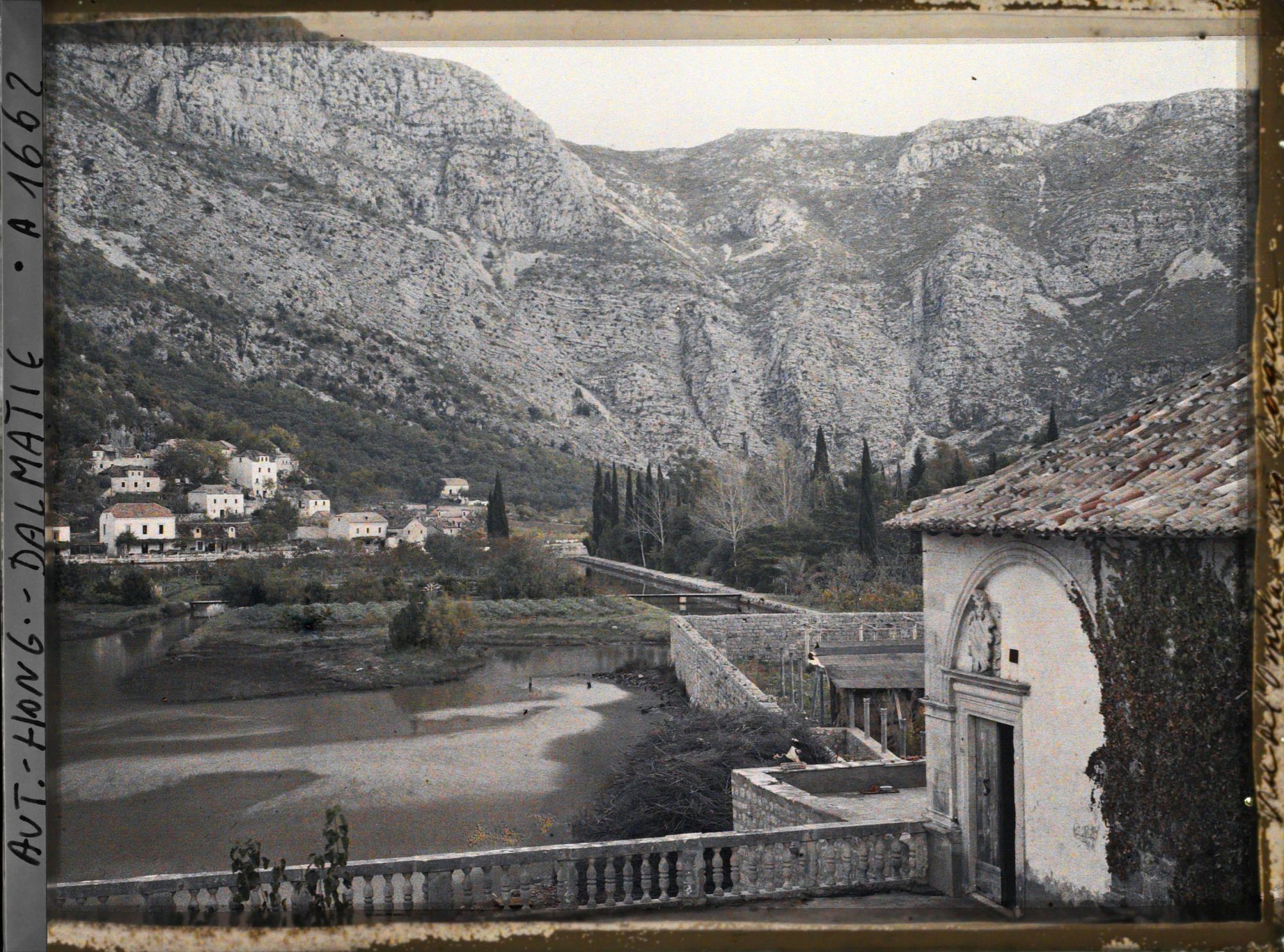 Image représentant Vue prise sur Rozato en sortant du moulin de l'Ombla