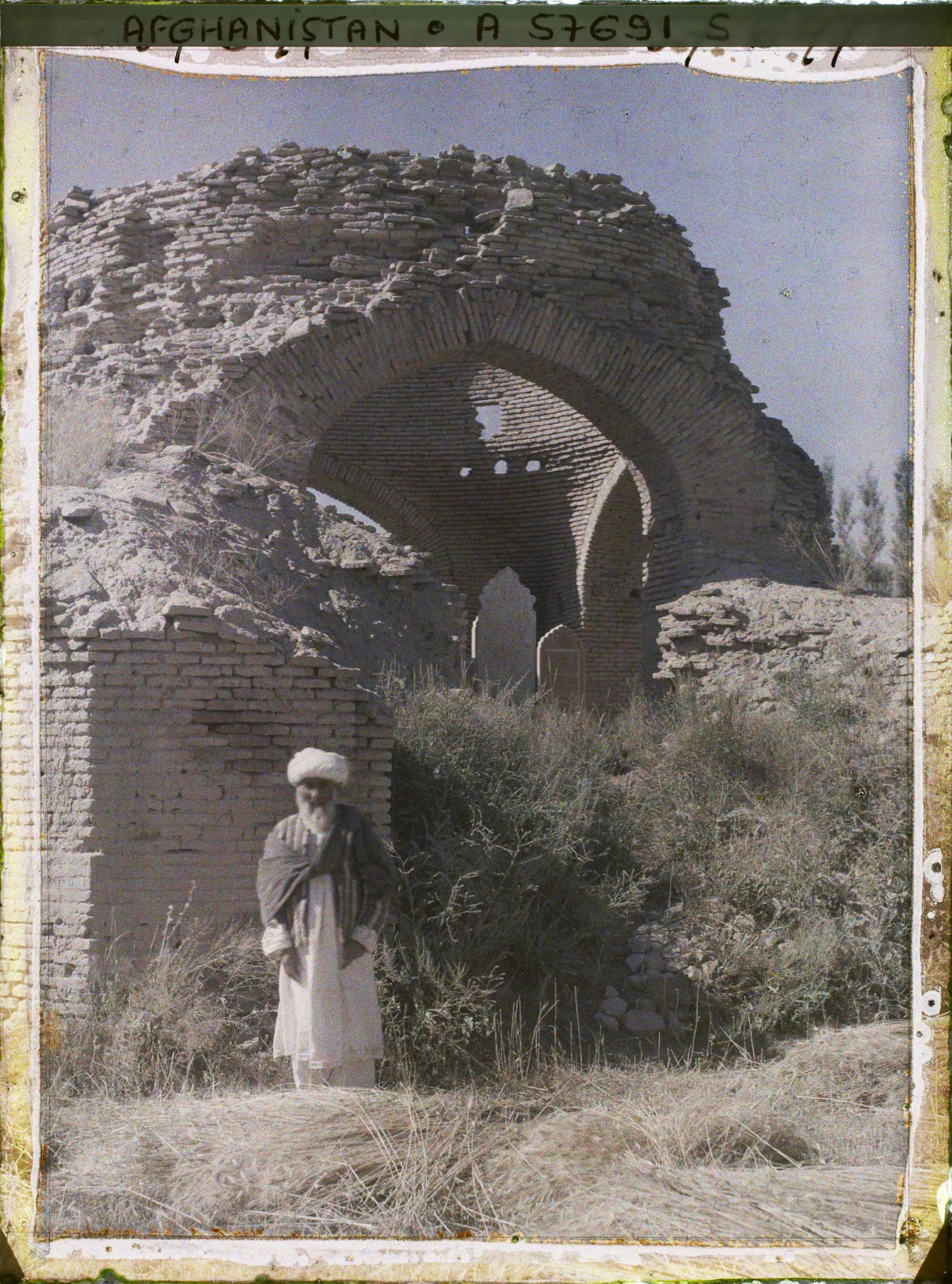 Image représentant Afghanistan, Meidan, Tombes persanes du XVIe S. . autre aspect