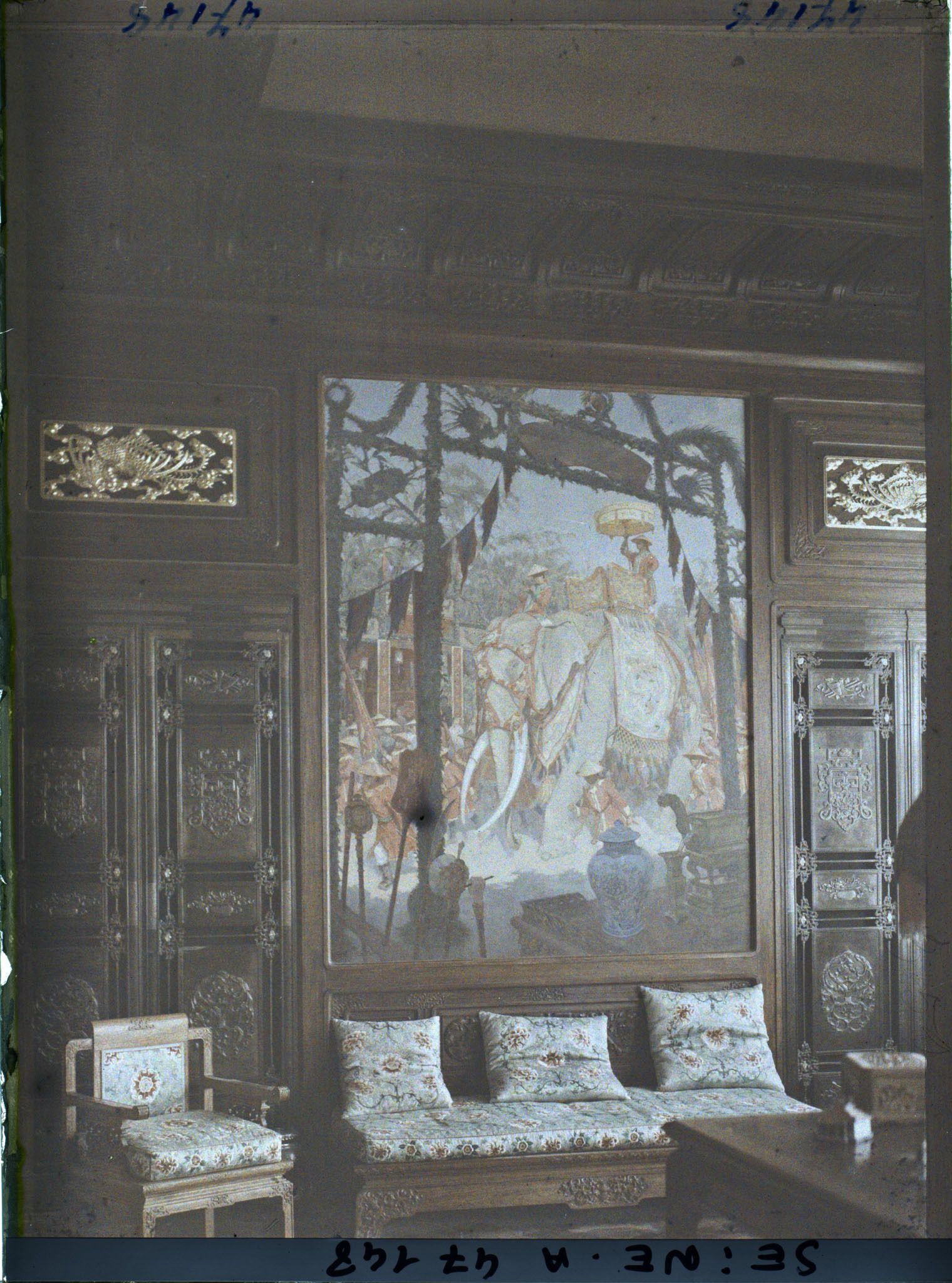 Image représentant L'Exposition des arts décoratifs, Pavillon de l'Indochine, entre le cours Albert 1er et les berges de Seine