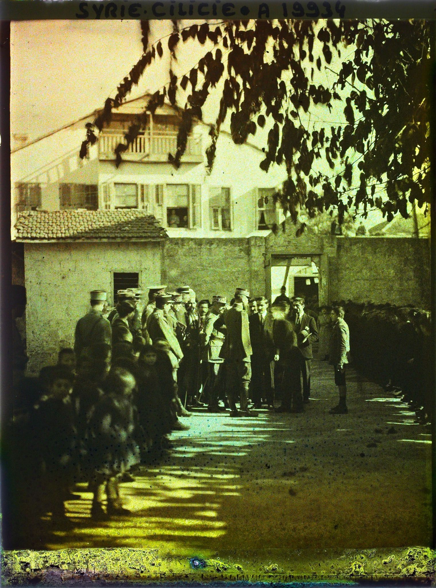 Image représentant Visite d'une école arménienne par le général Gouraud