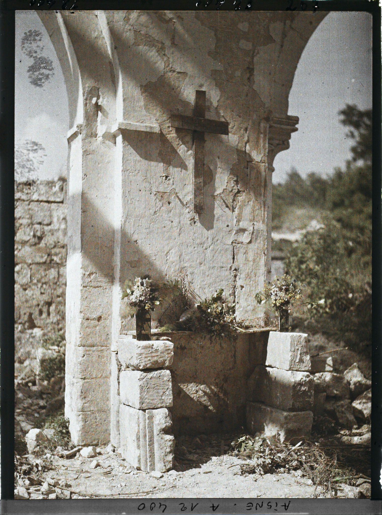 Image représentant France, Missy-s/-Aisne, Autel où se dit la messe actuellement