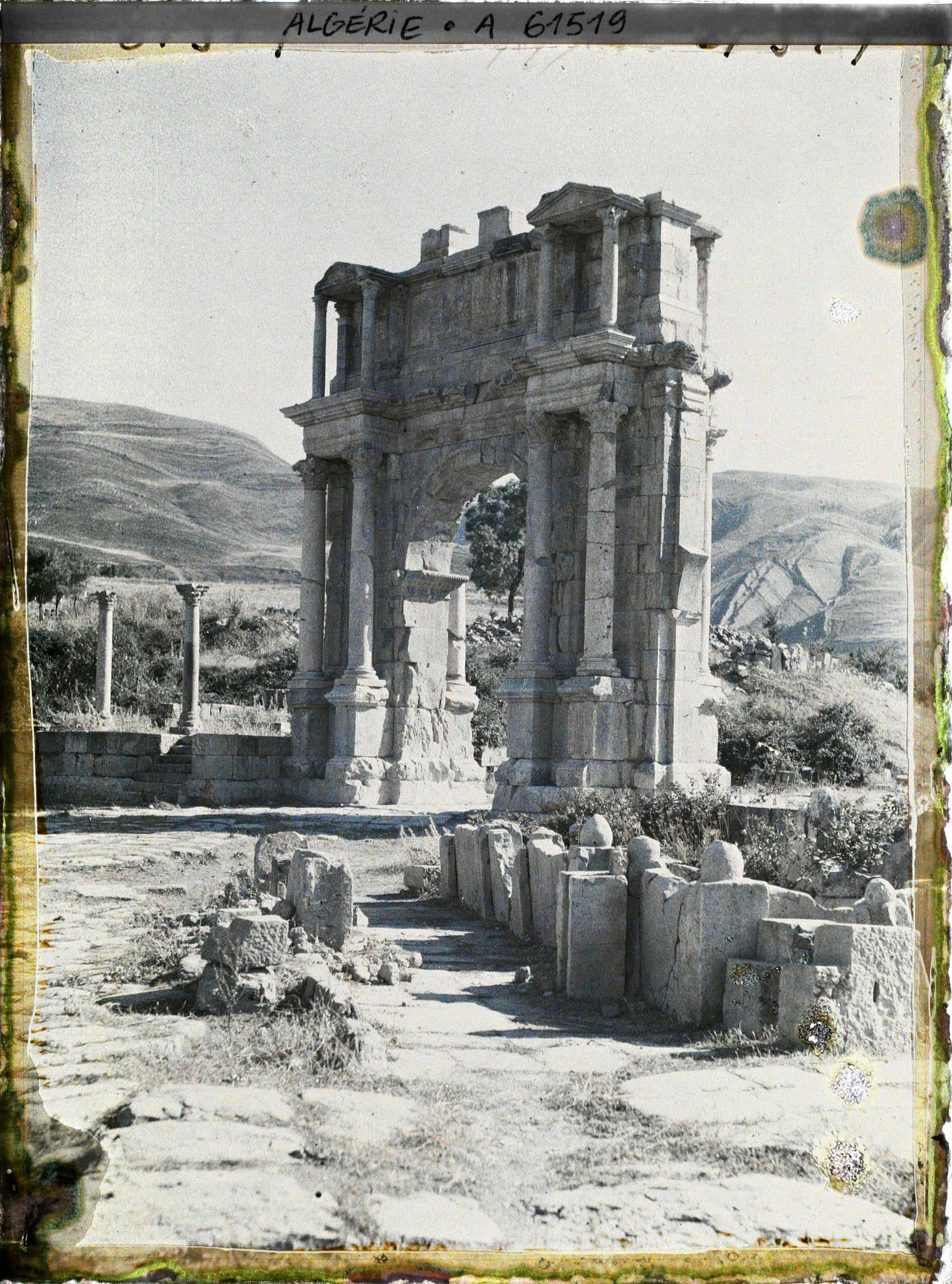 Image représentant L'Arc de Caracalla, vestiges de de la cité antique Cuicul