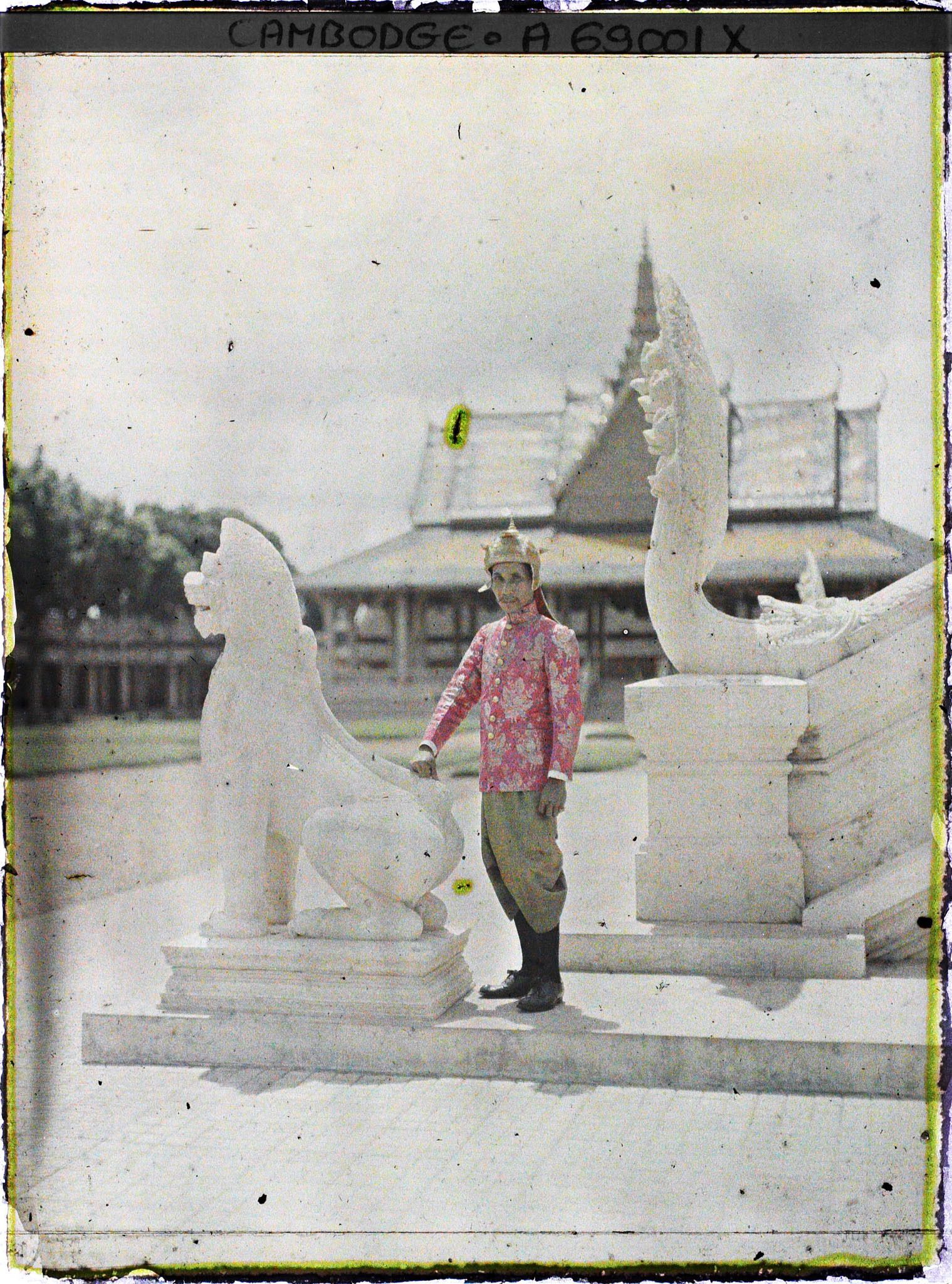 Image représentant Serviteur (de rang Khun ou Pheah) en tenue de cérémonie