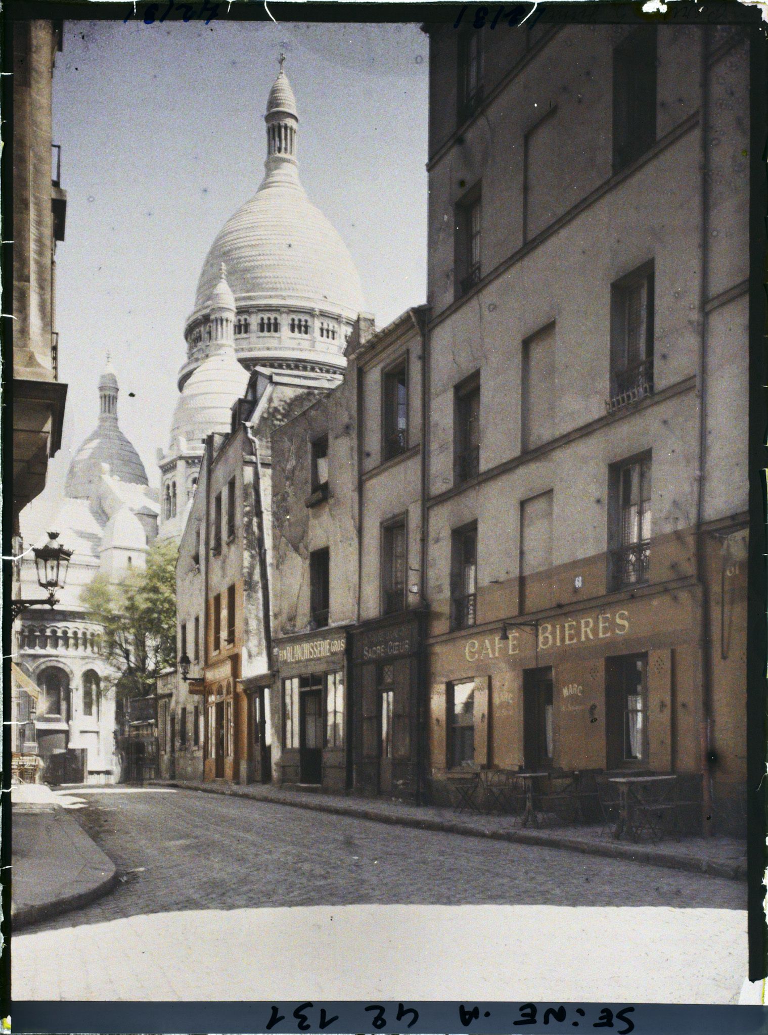 Image représentant La rue du Chevalier de la Barre et le Sacré-Cœur