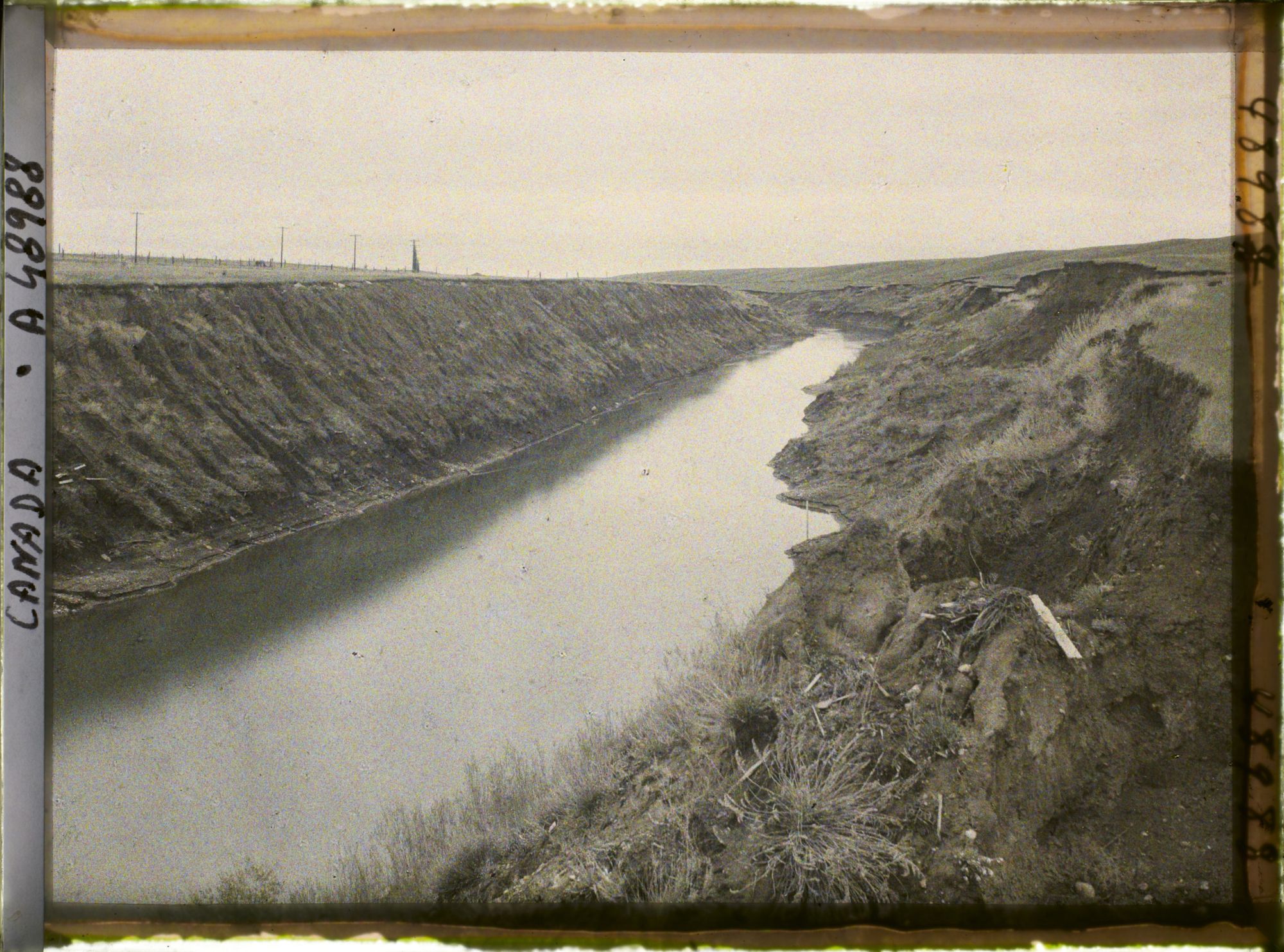 Image représentant Canada, Bassano, Barrage de la Bosse - Le Canal autre aspect