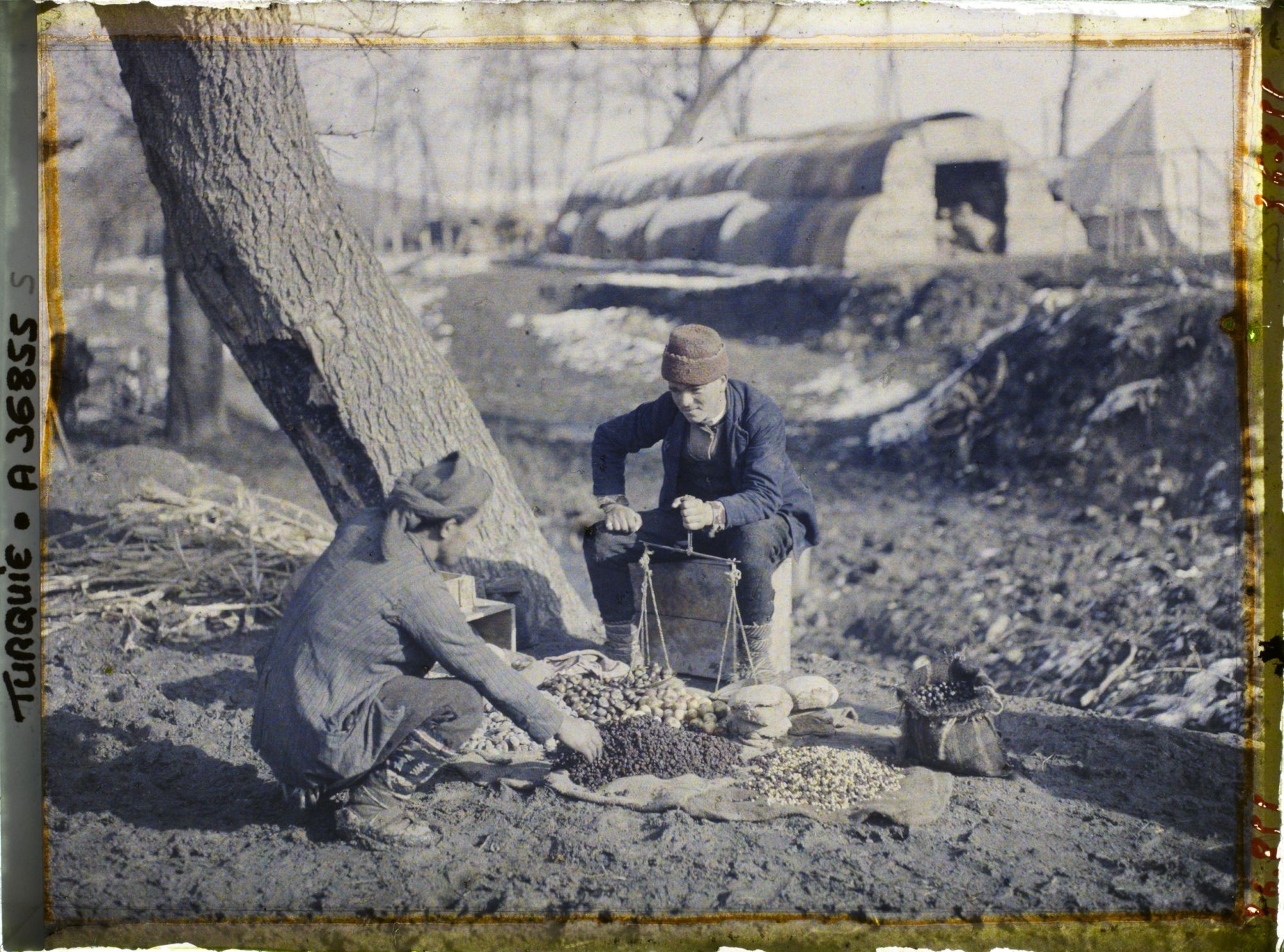 Image représentant Turquie, Karakeui, Marchand en plein air