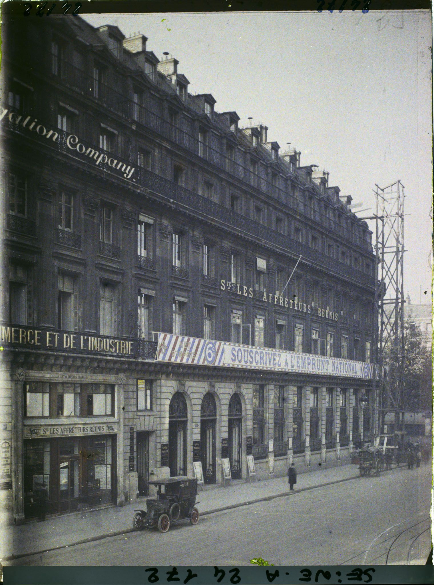 Image représentant L'emprunt national de 1920 au 15 rue Scribe, vue prise de l'Opéra Garnier