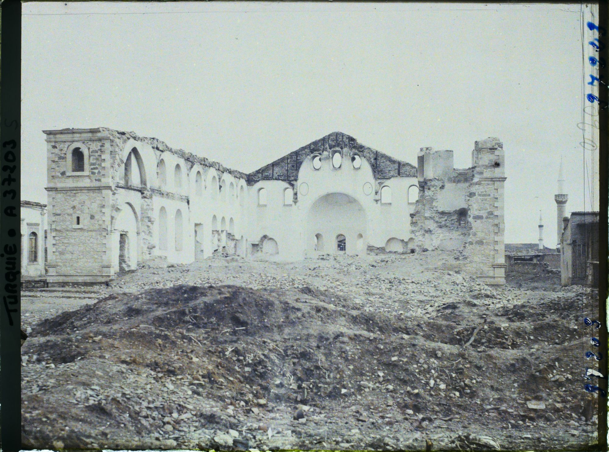 Image représentant Turquie, Ouchak, Ensemble de l'Eglise Grecque incendiée