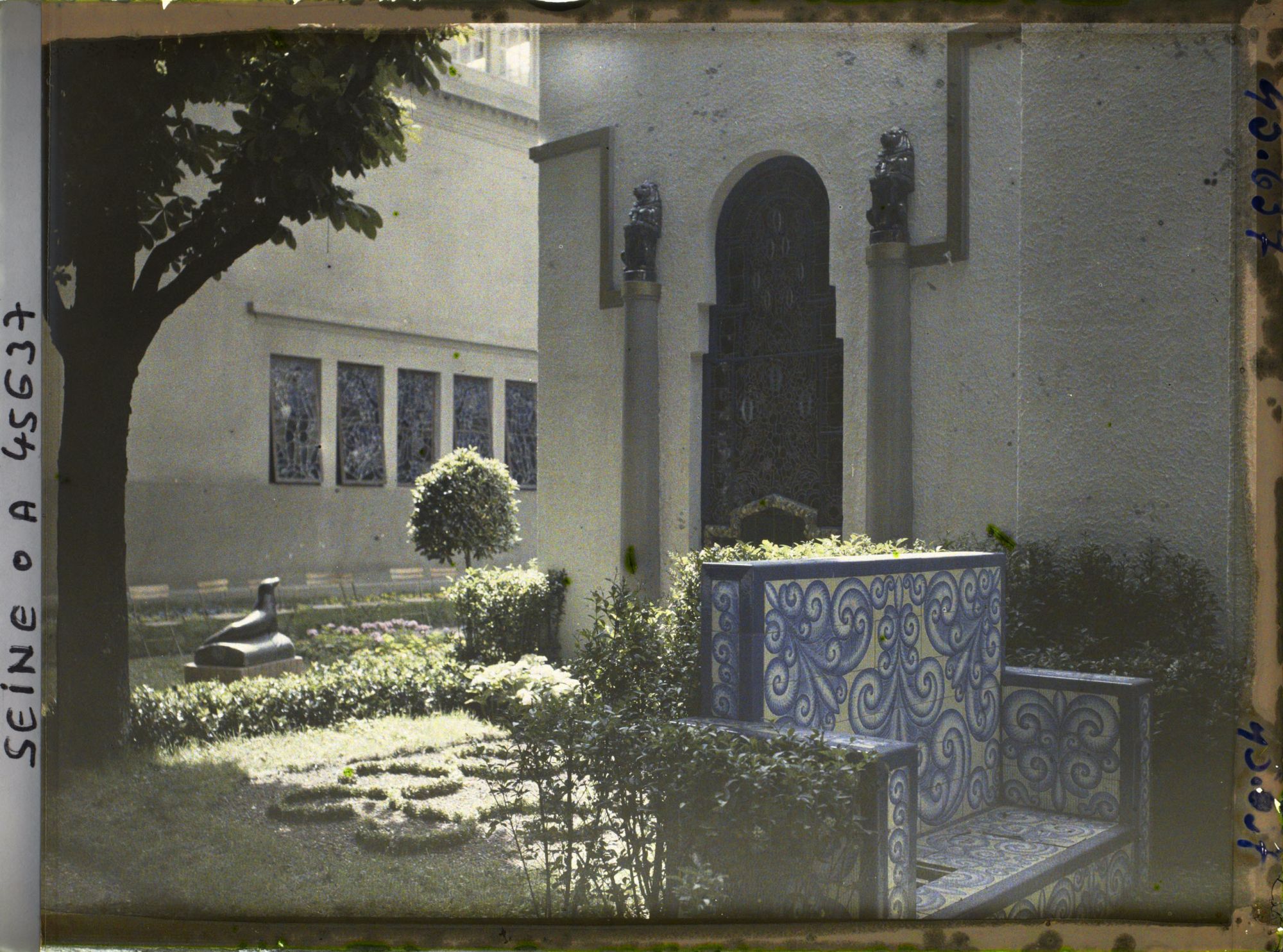 Image représentant L'Exposition des arts décoratifs, Pavillon de l'Espagne, Patio andalous