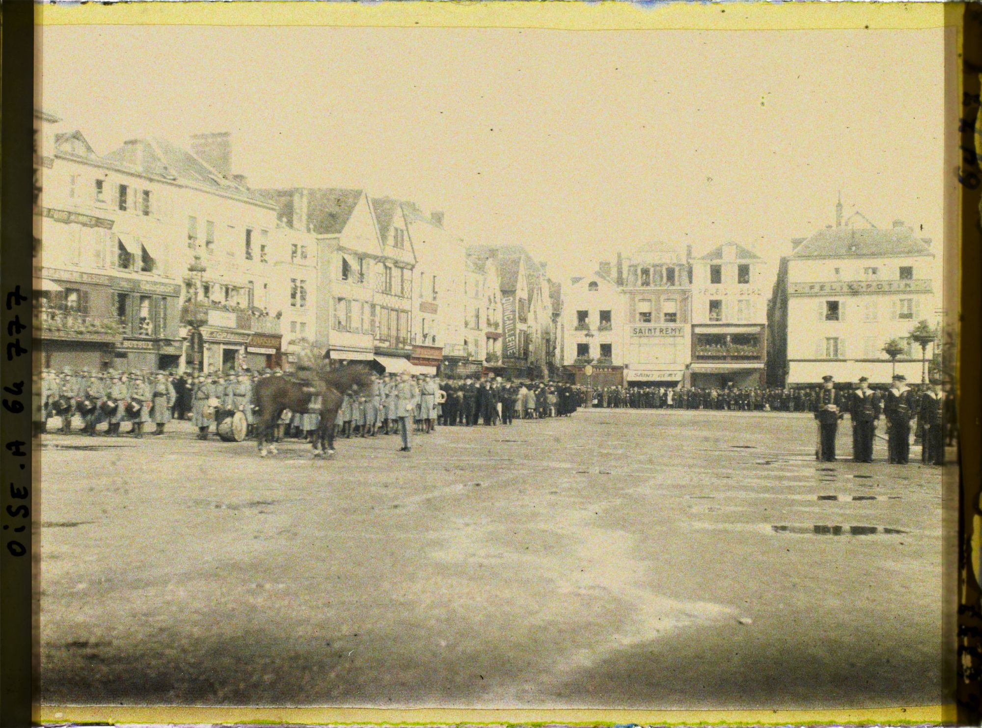 Image représentant Oise, Beauvais, Les obsèques du Dirigeable Britannique Angle Nord-Ouest Jeanne Hachette