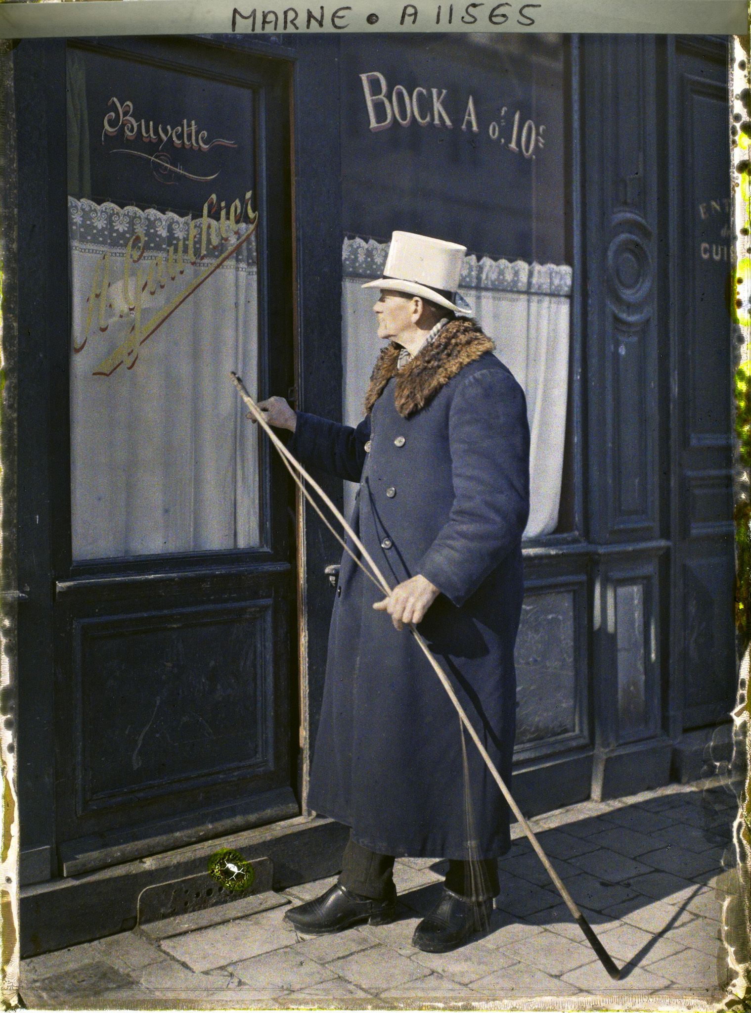 Image représentant Cocher devant le restaurant de monsieur Gauthier