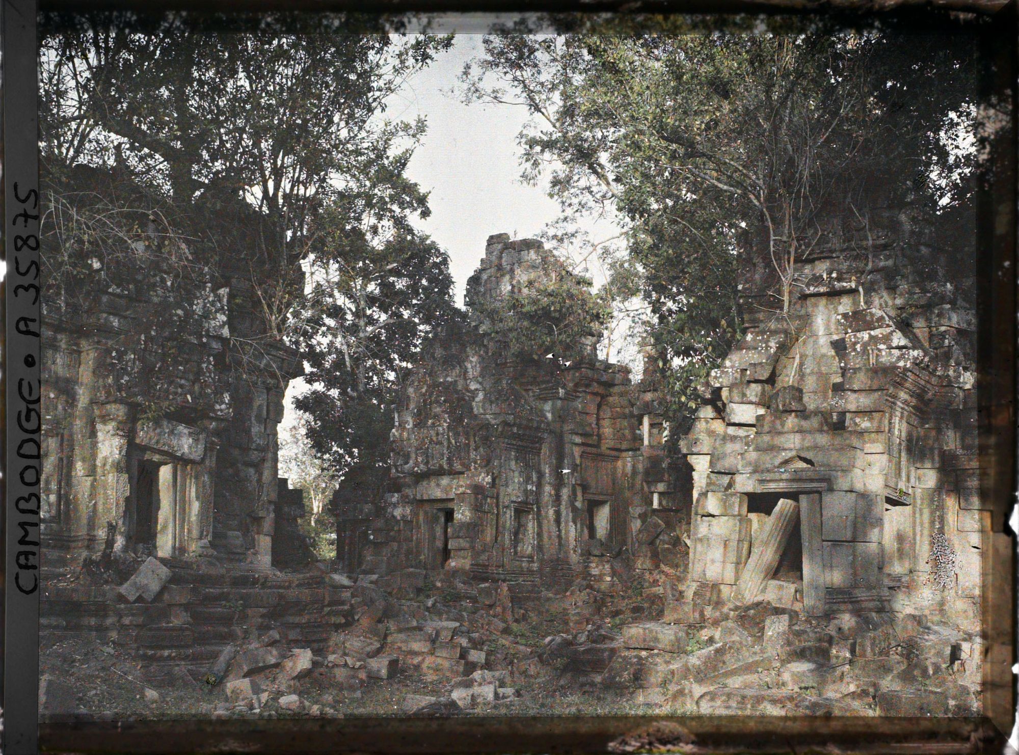 Image représentant Les ruines de Chau Say Tevoda, temple brahmanique datant du règne de Sûryavarman II (?)