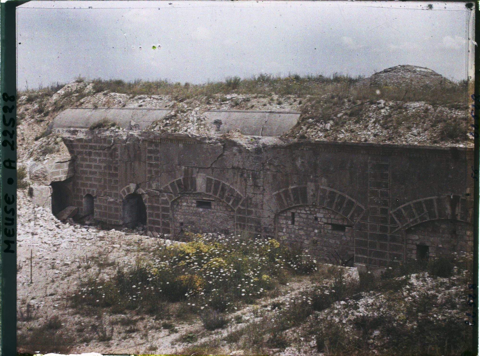 Image représentant France, Fort de Tavanne, Ensemble des Casemates bétonnées