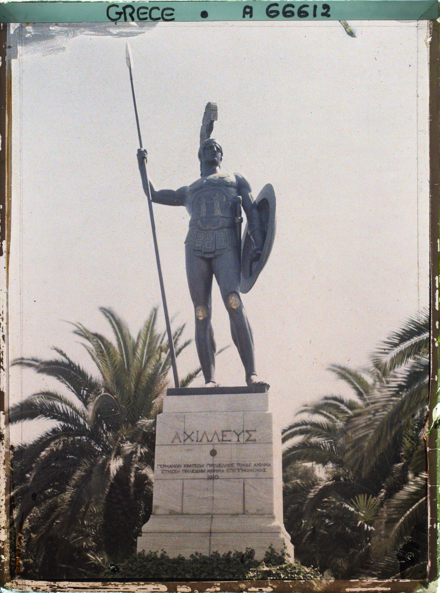 Image représentant L'Achilleion - Dans le Parc, une statue