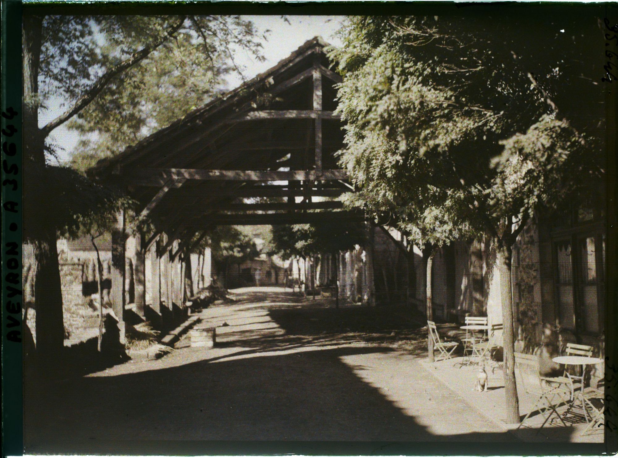 Image représentant Une rue couverte ou halles (?)
