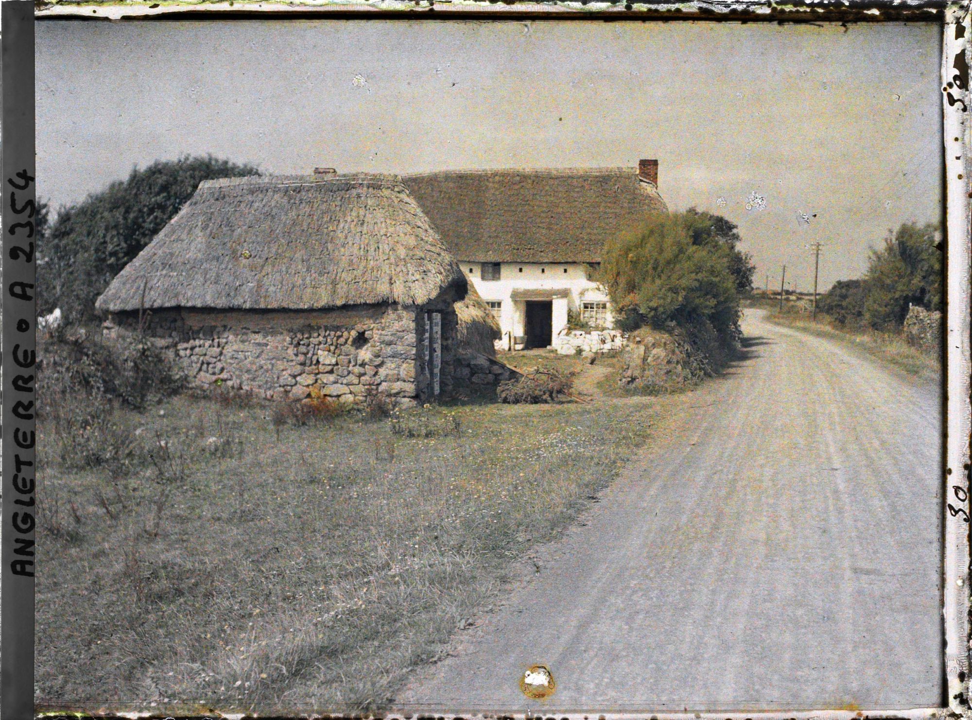 Image représentant Habitations au bord de la route
