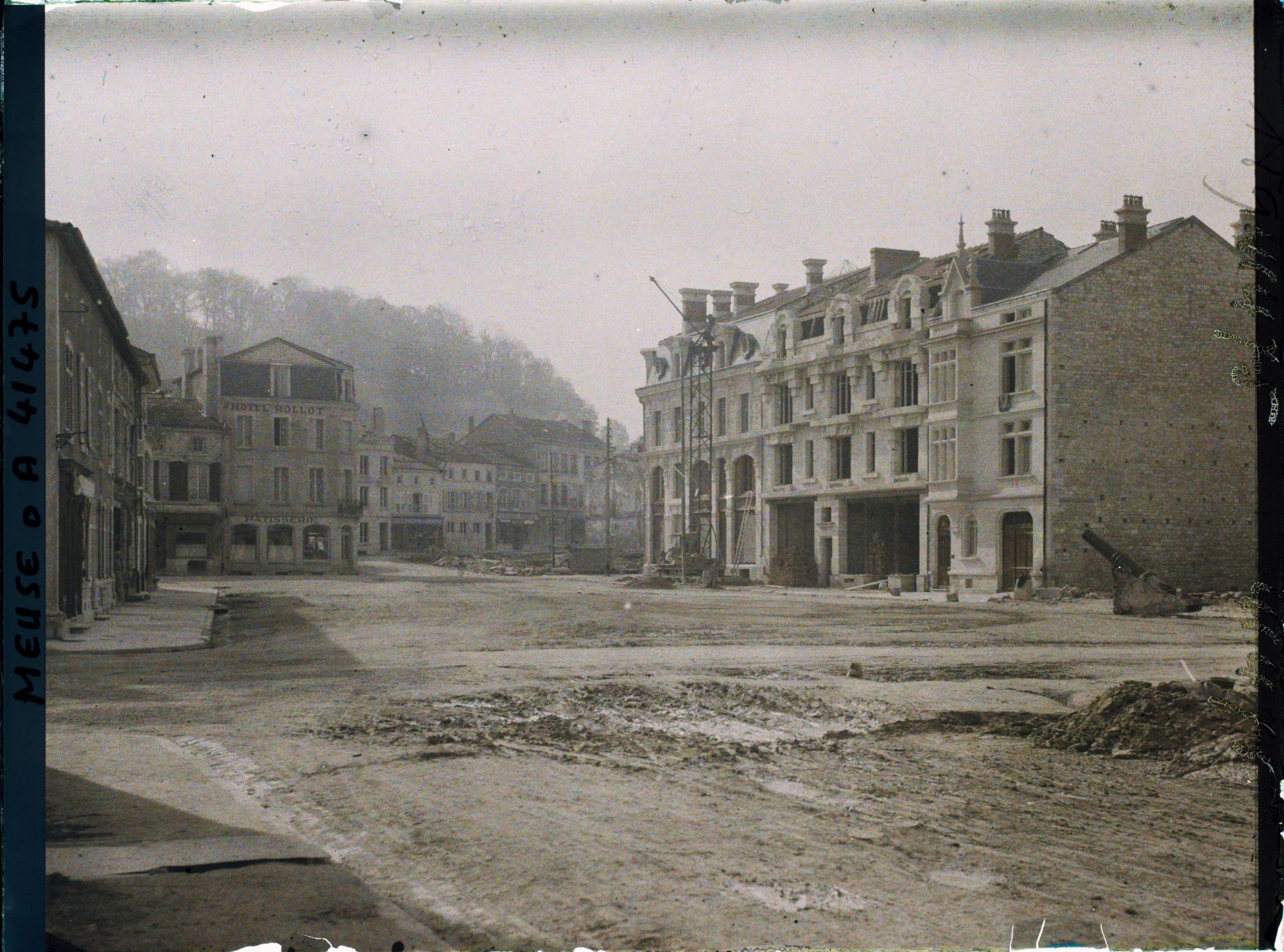 Image représentant France, St Mihiel, Place des Halles