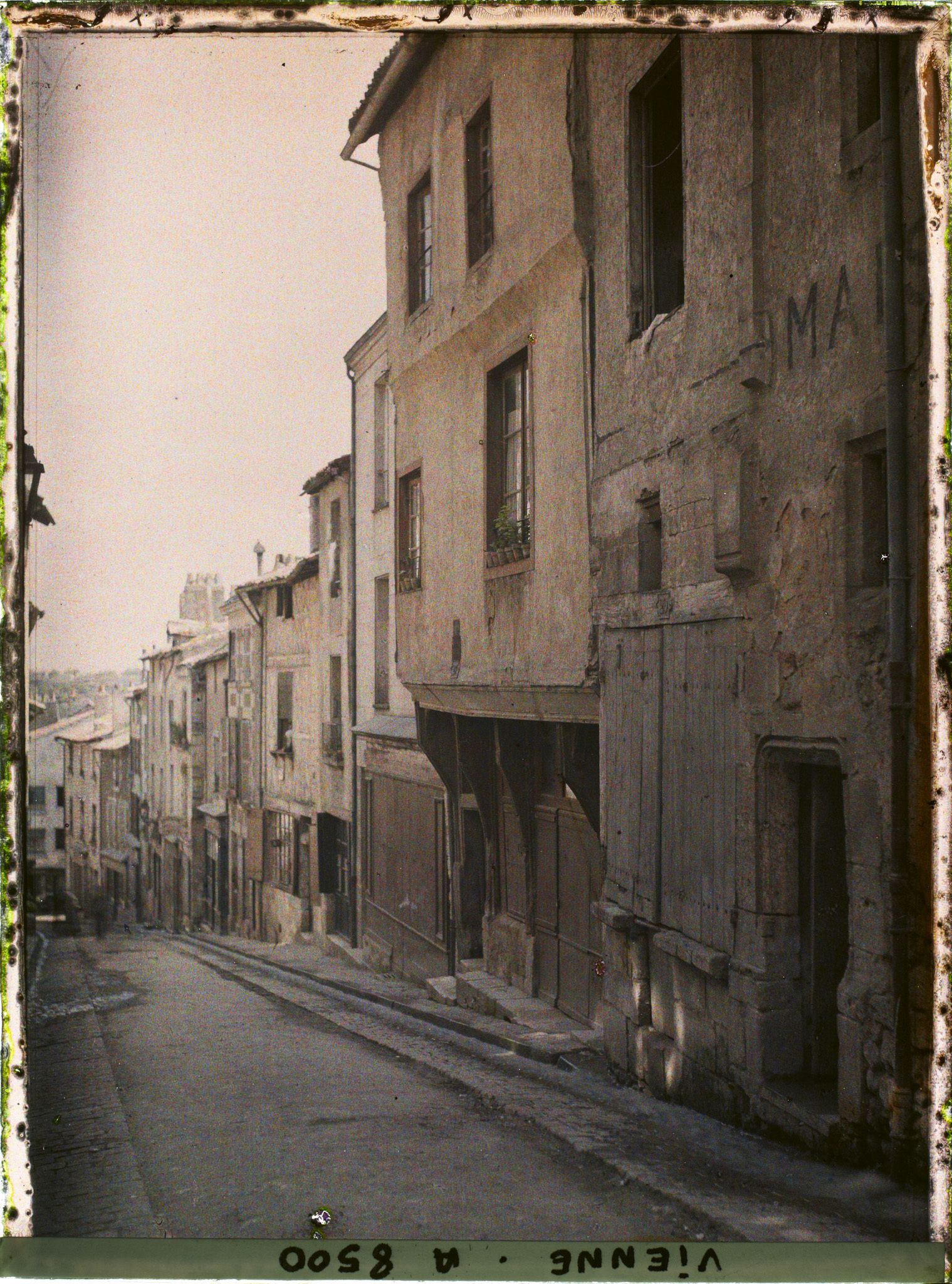 Image représentant Le haut de la rue de la Chaîne