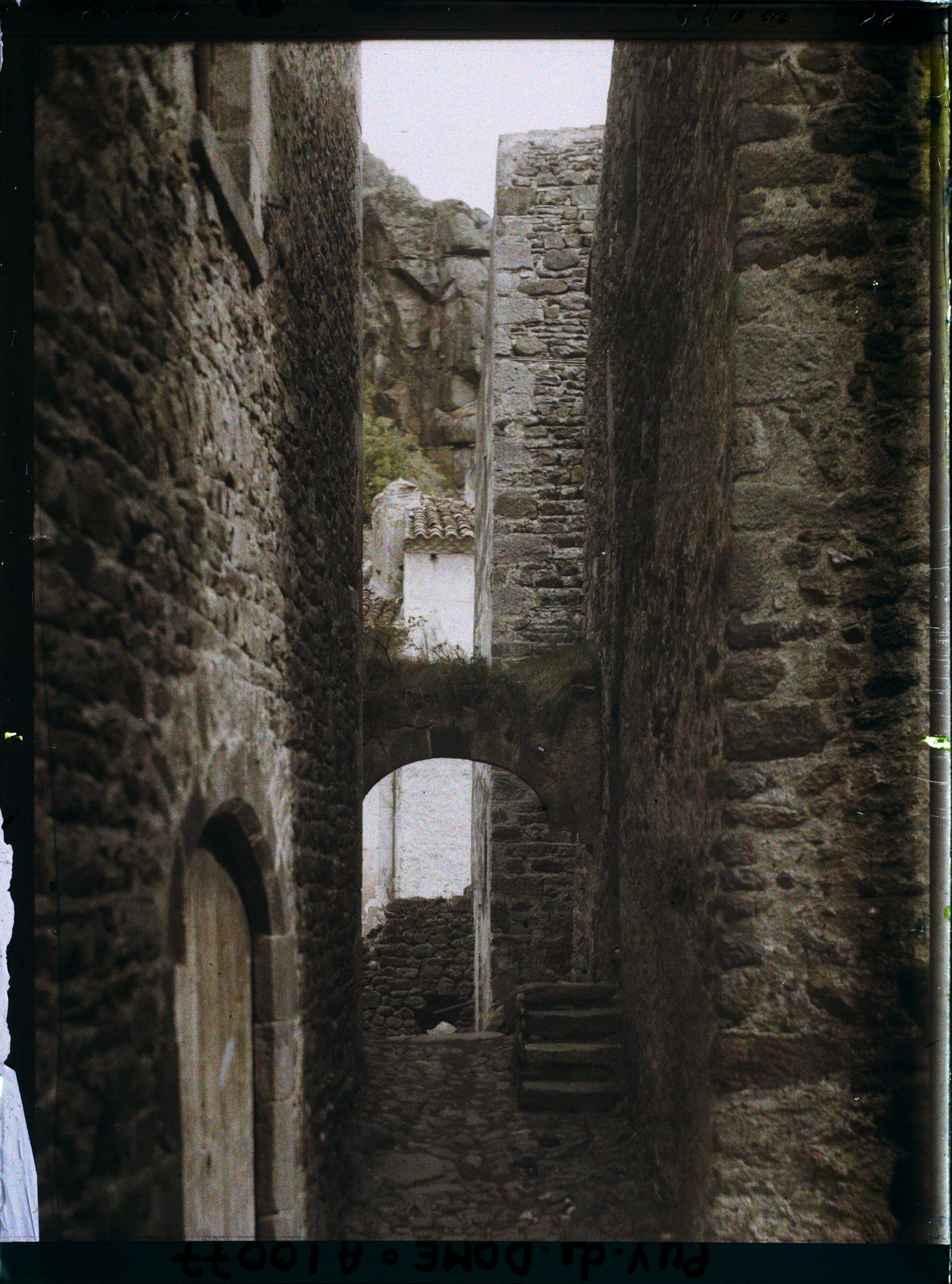 Image représentant France, St Floret, Vieille rue