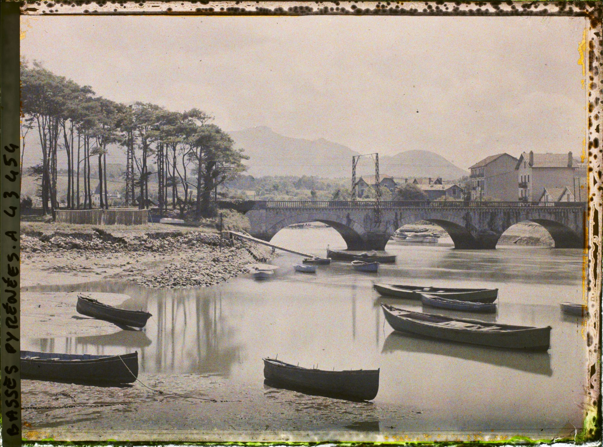 Image représentant France, Ciboure, Le Port et le Pont du Chin de fer