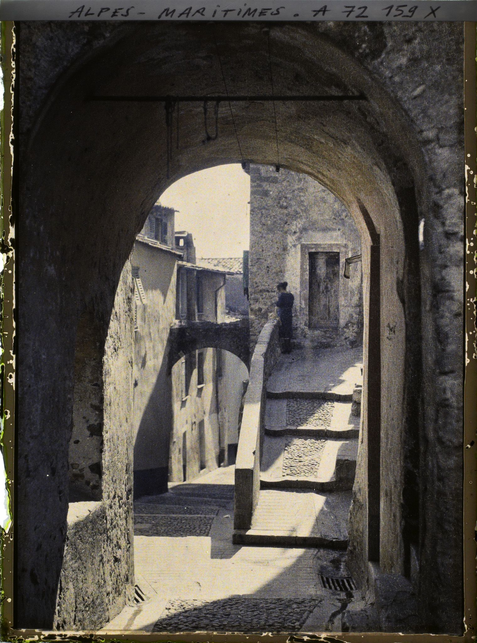 Image représentant La rue et la traverse du Vieux-Chateau dans la vieille ville