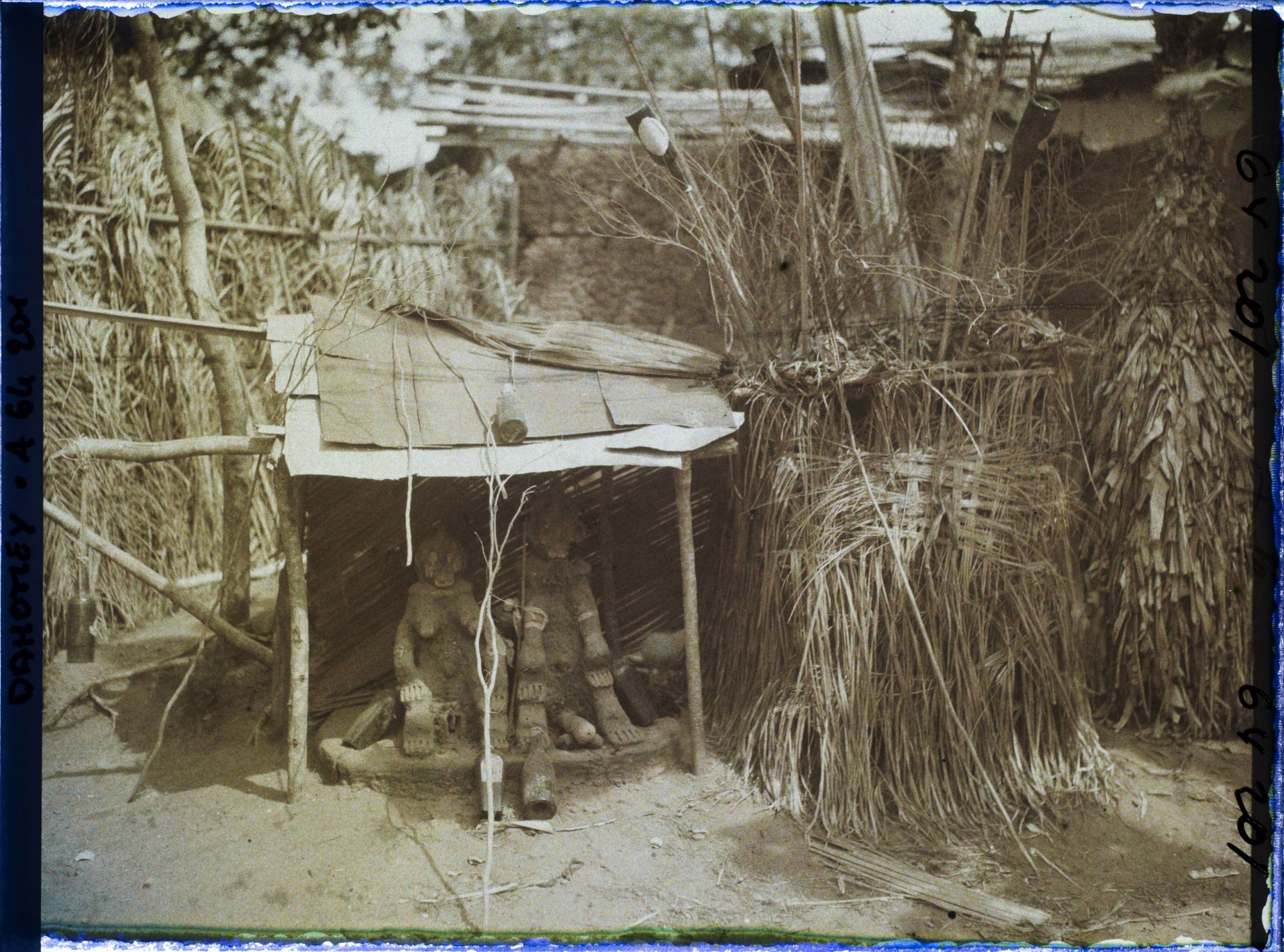 Image représentant Fétiches Lègba et badines de Zangbéto