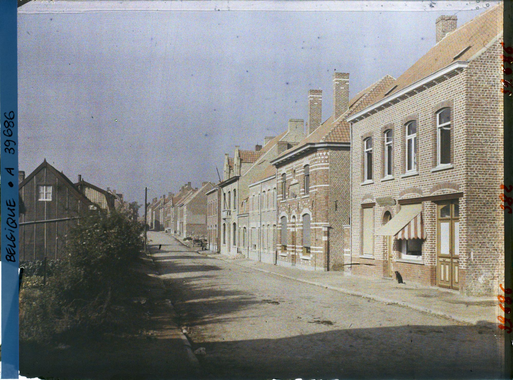 Image représentant Belgique, Neuve Eglise, Reconstruction dans la Grande Rue