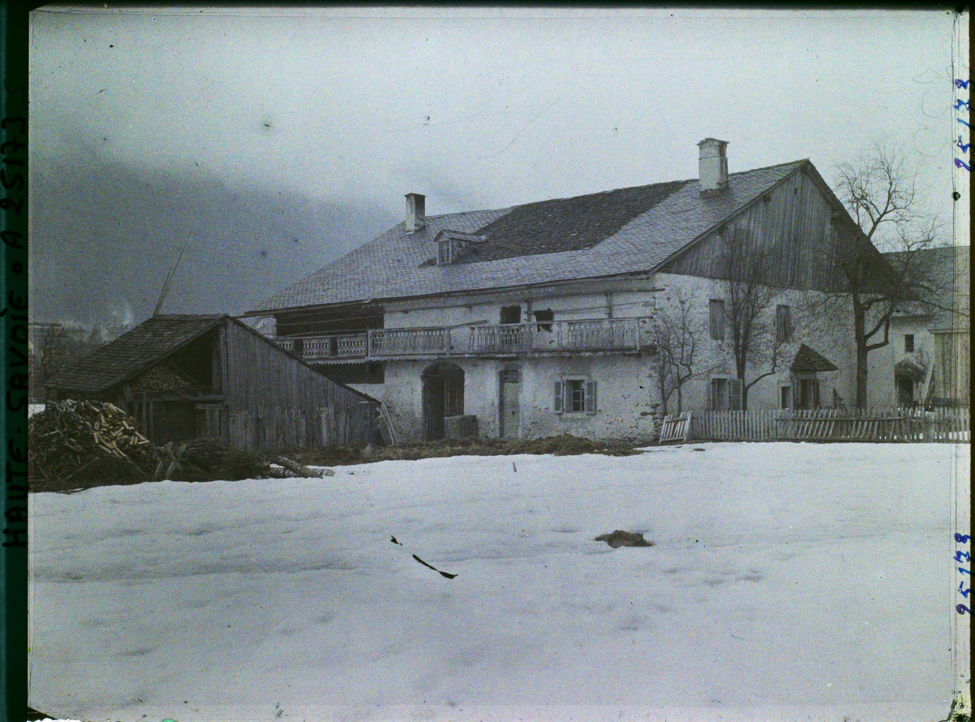 Image représentant France Les Alpes, Barats, Chamonix - Type d'ancienne Maison, Village des Barats