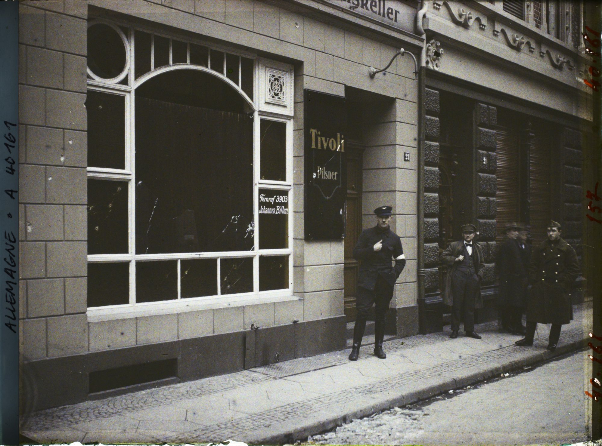 Image représentant Prusse, Crefeld, Boutique et Séparariste avec brassard