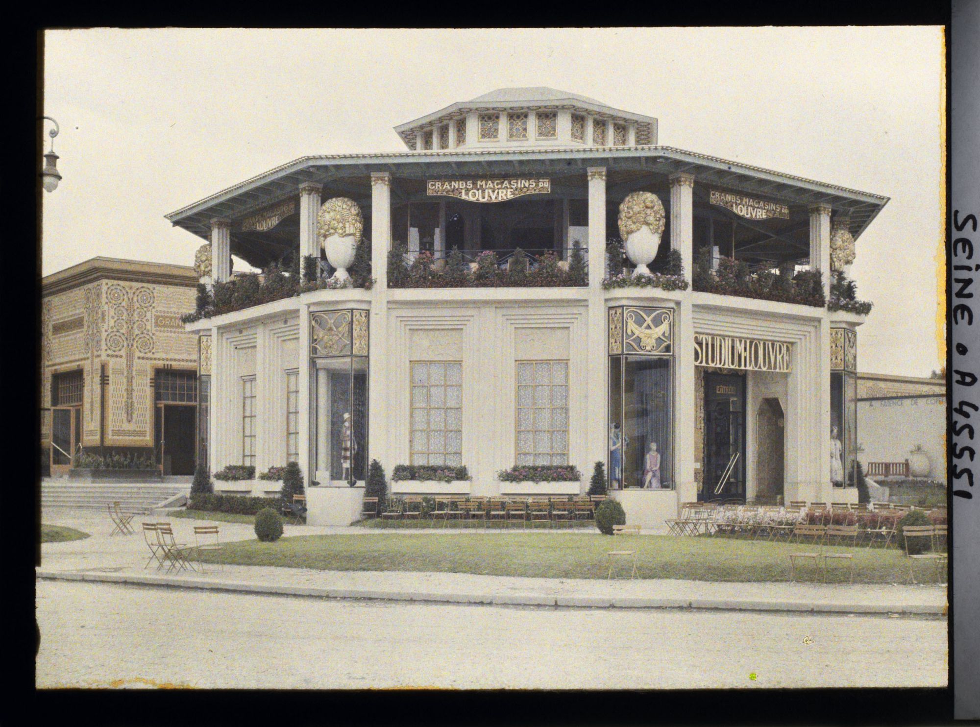 Image représentant L'Exposition des arts décoratifs, Pavillon des Grands Magasins du Louvre - Studium Louvre