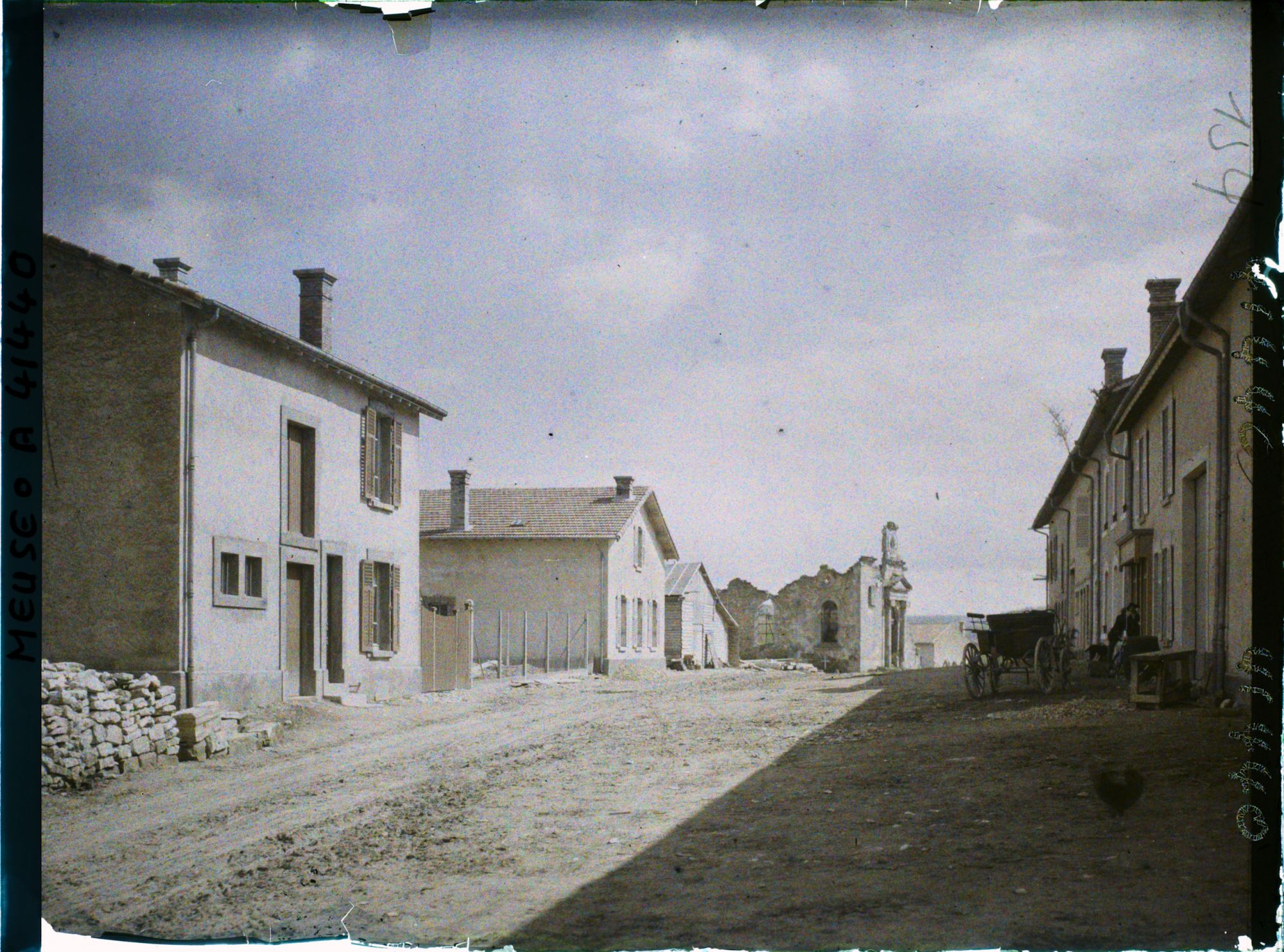 Image représentant France, Les Eparges, Grande rue vers l'Eglise