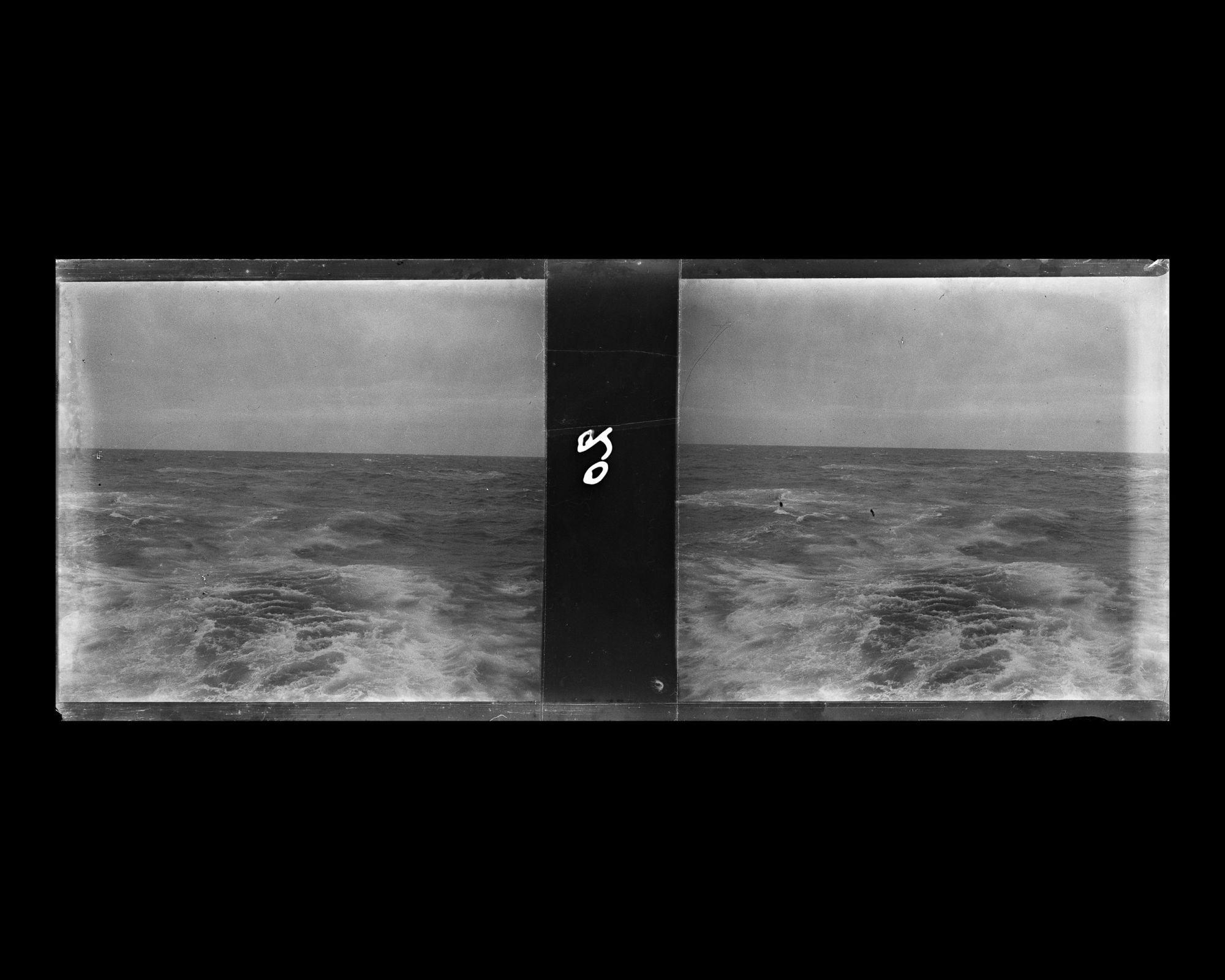 Image représentant Vue de la mer agitée