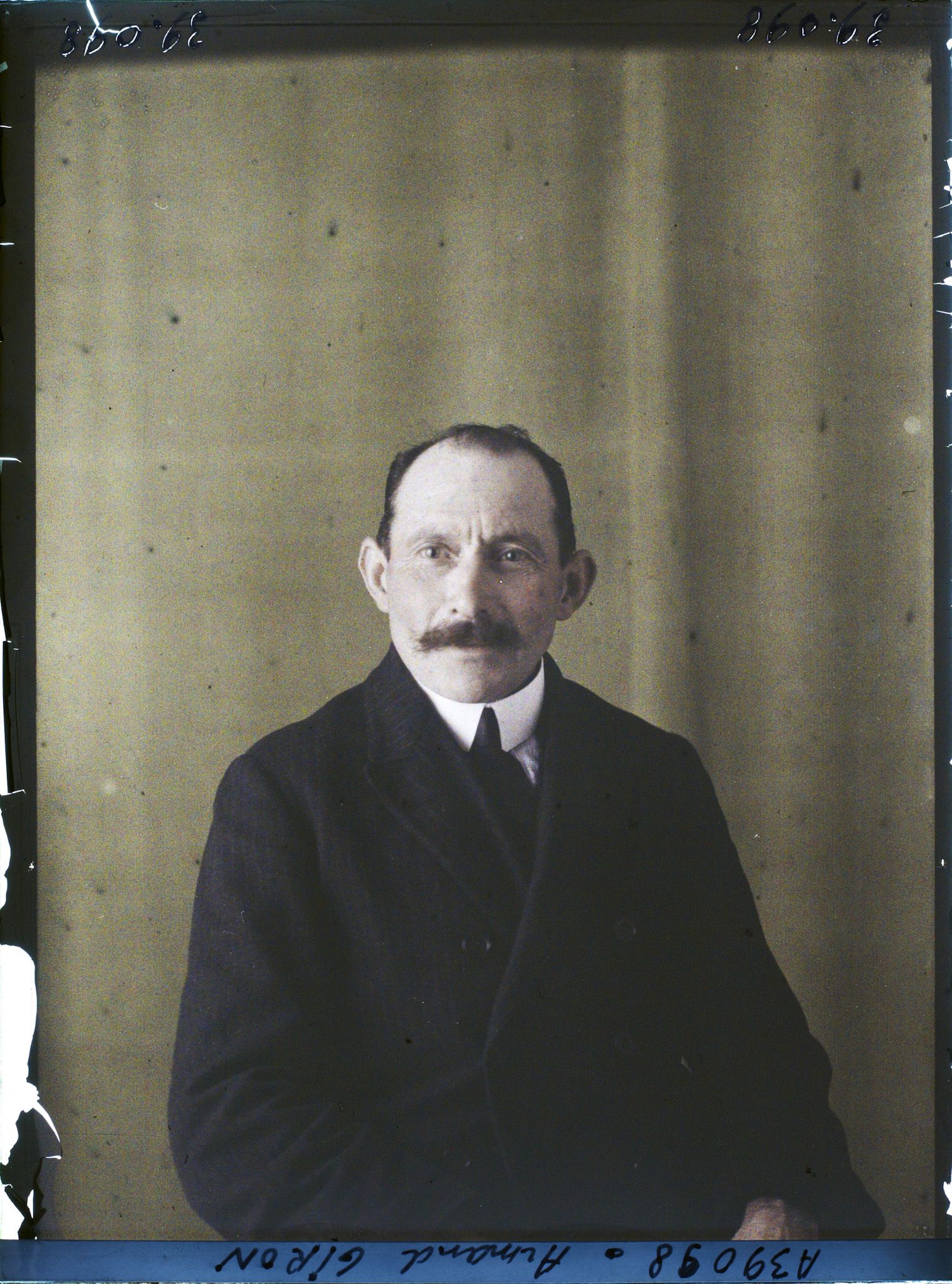 Image représentant Le jardinier Armand Giron