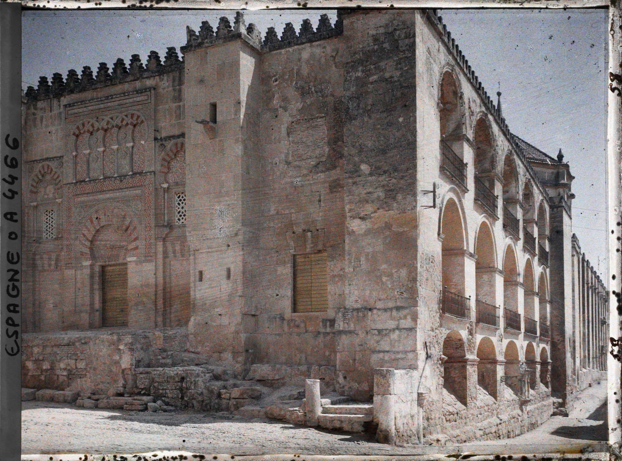 Image représentant Espagne, Cordoue, Bas Cotés, avec anciennes portes de la mosquée