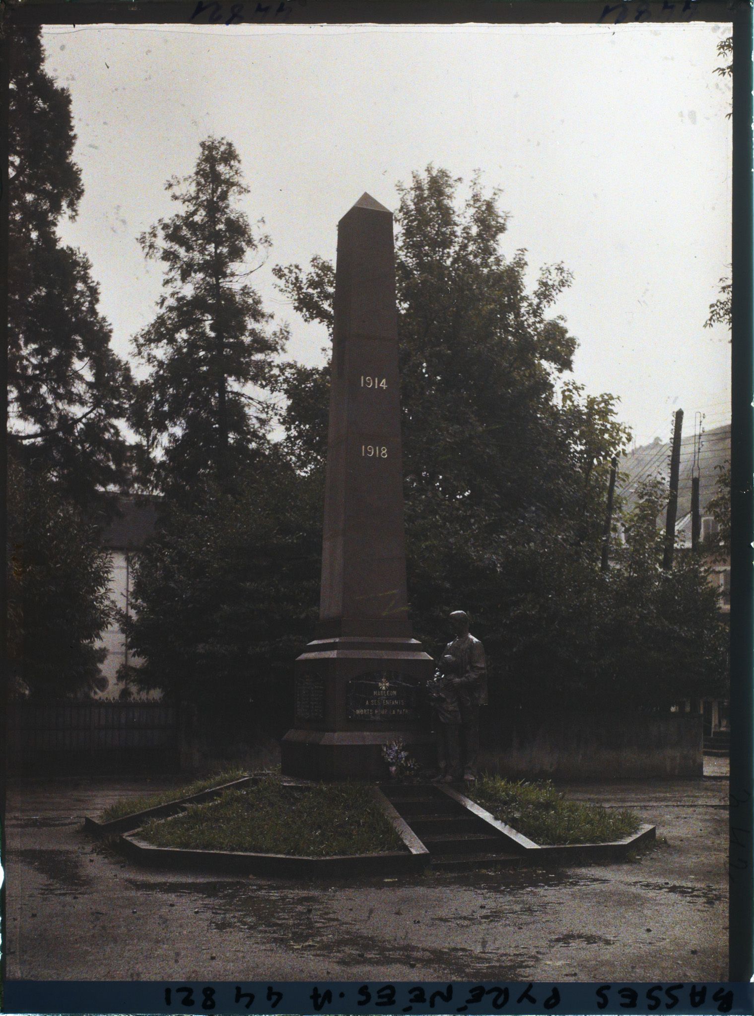 Image représentant France, Mauléon, Le Monument aux morts