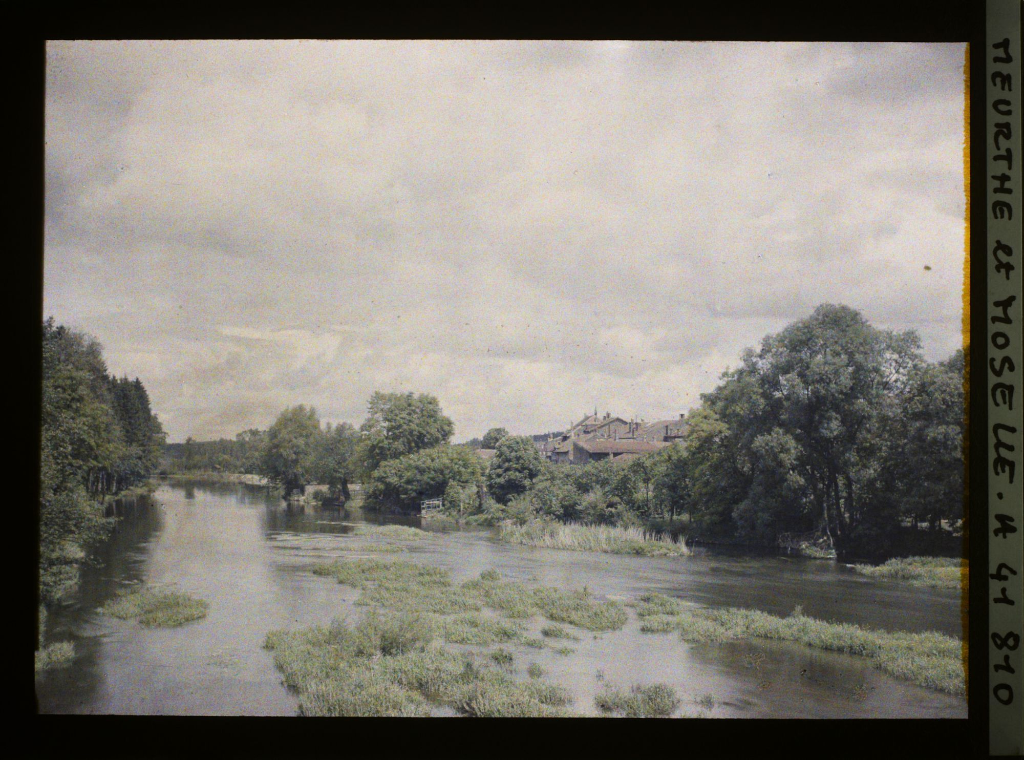 Image représentant France, Baccarat, Une vue sur la Meurthe