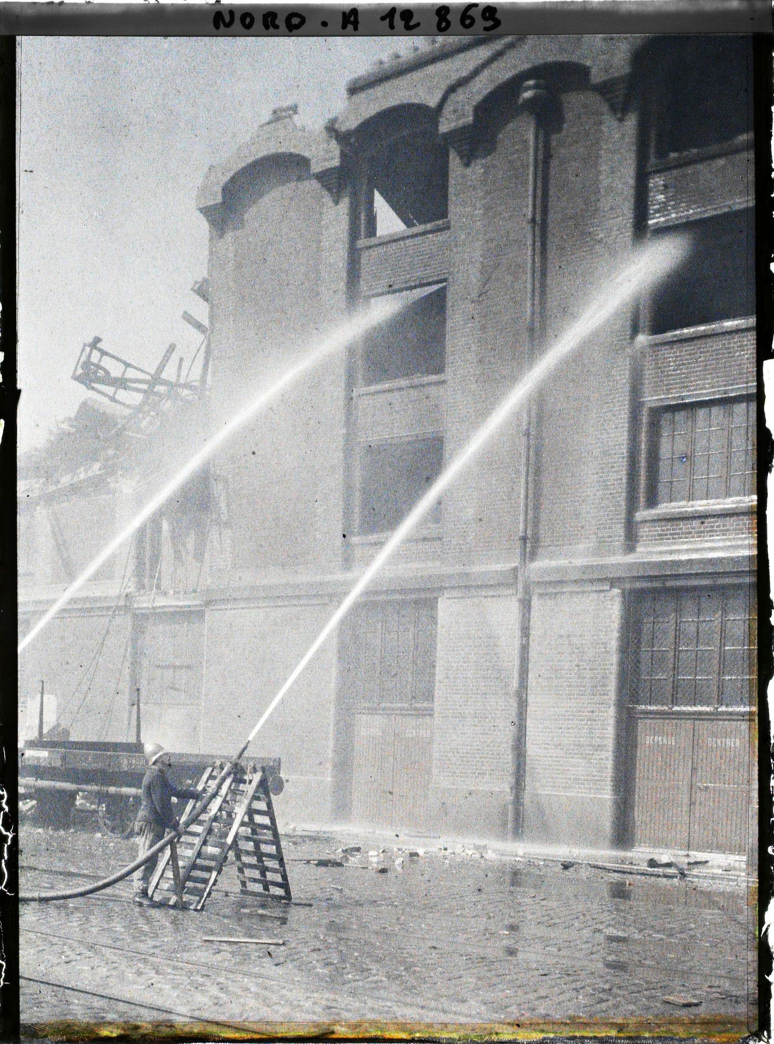 Image représentant France, Dunkerque, Bombardement des 2 - 3 - Septe - Entrepôt de laines